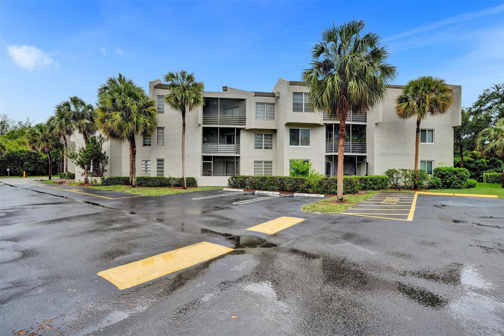 3100 Riverside Dr 109