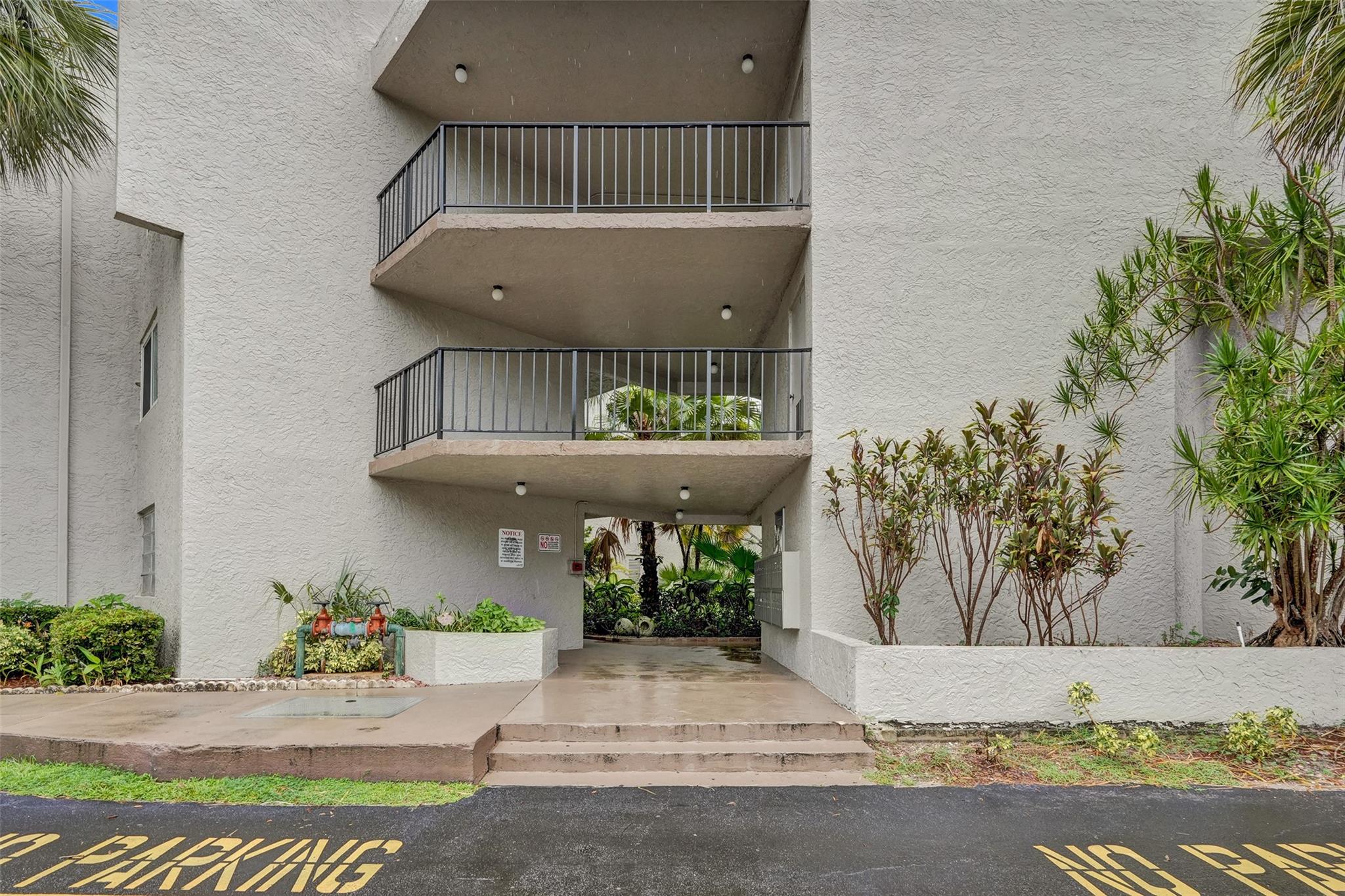 3100 Riverside Dr 109