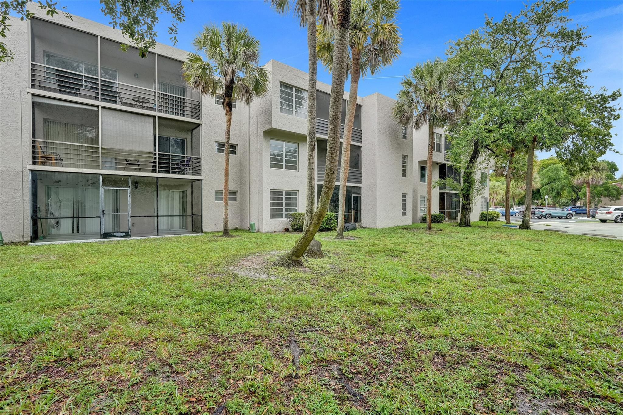 3100 Riverside Dr 109