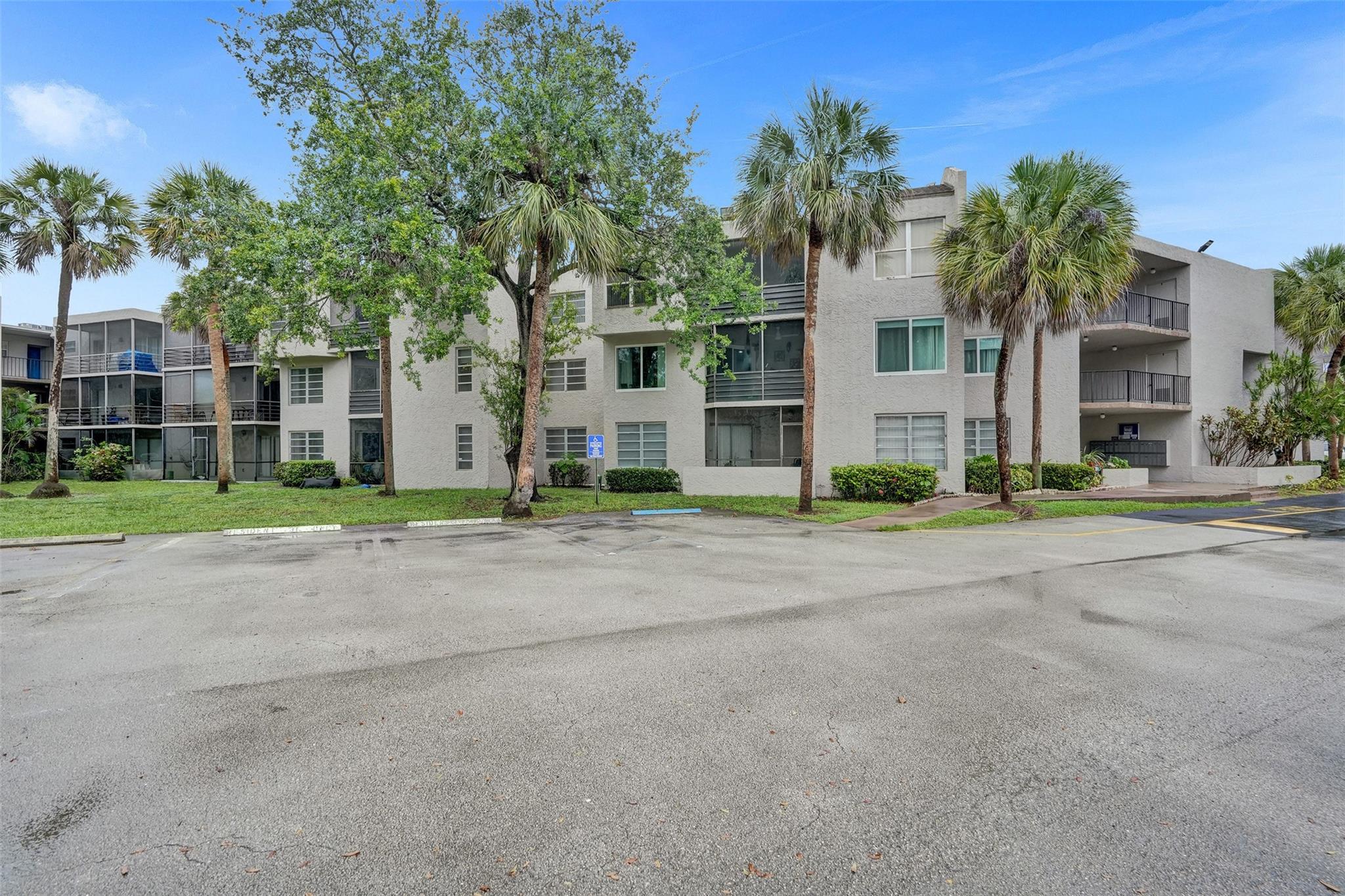 3100 Riverside Dr 109