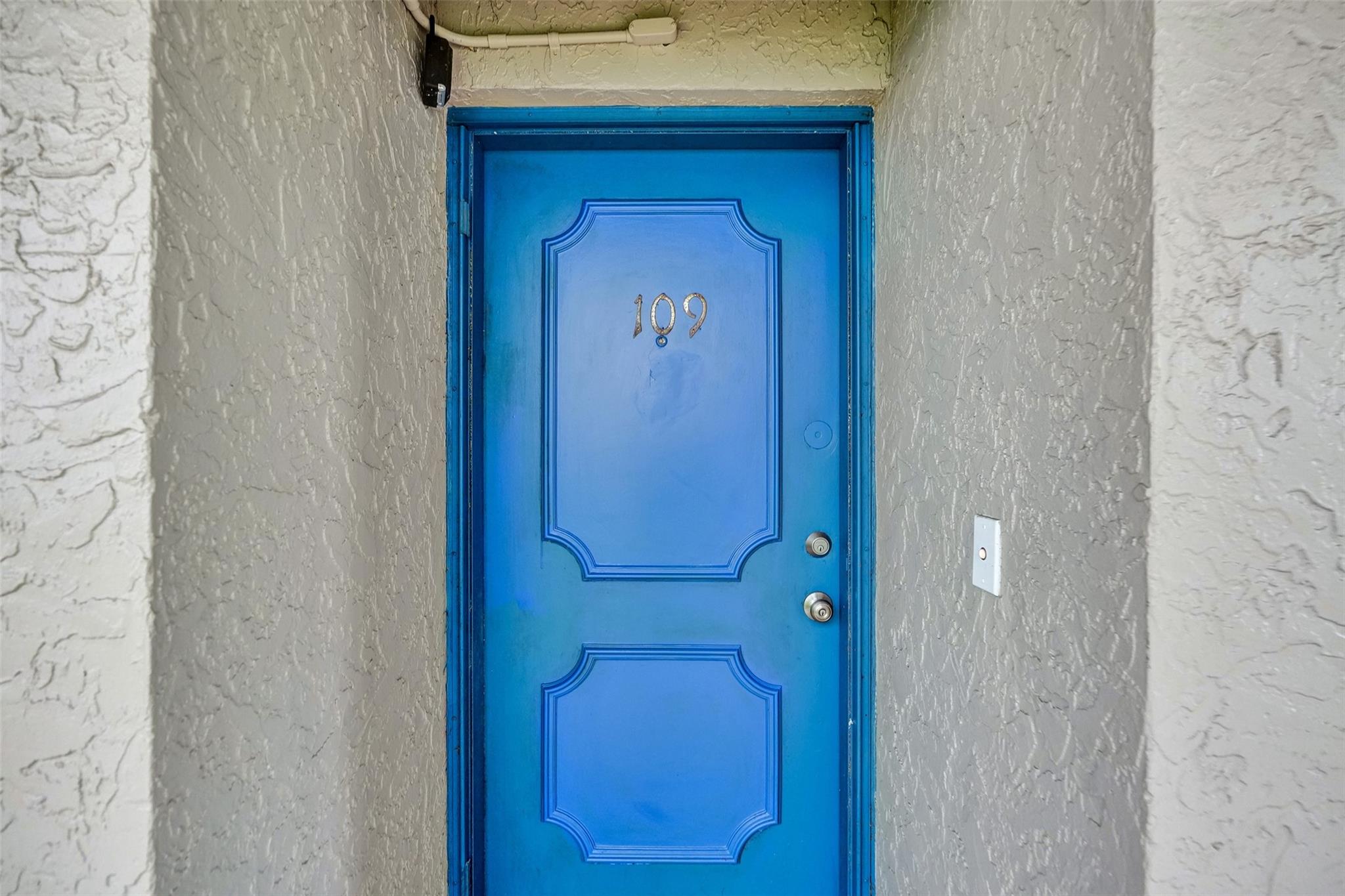 3100 Riverside Dr 109