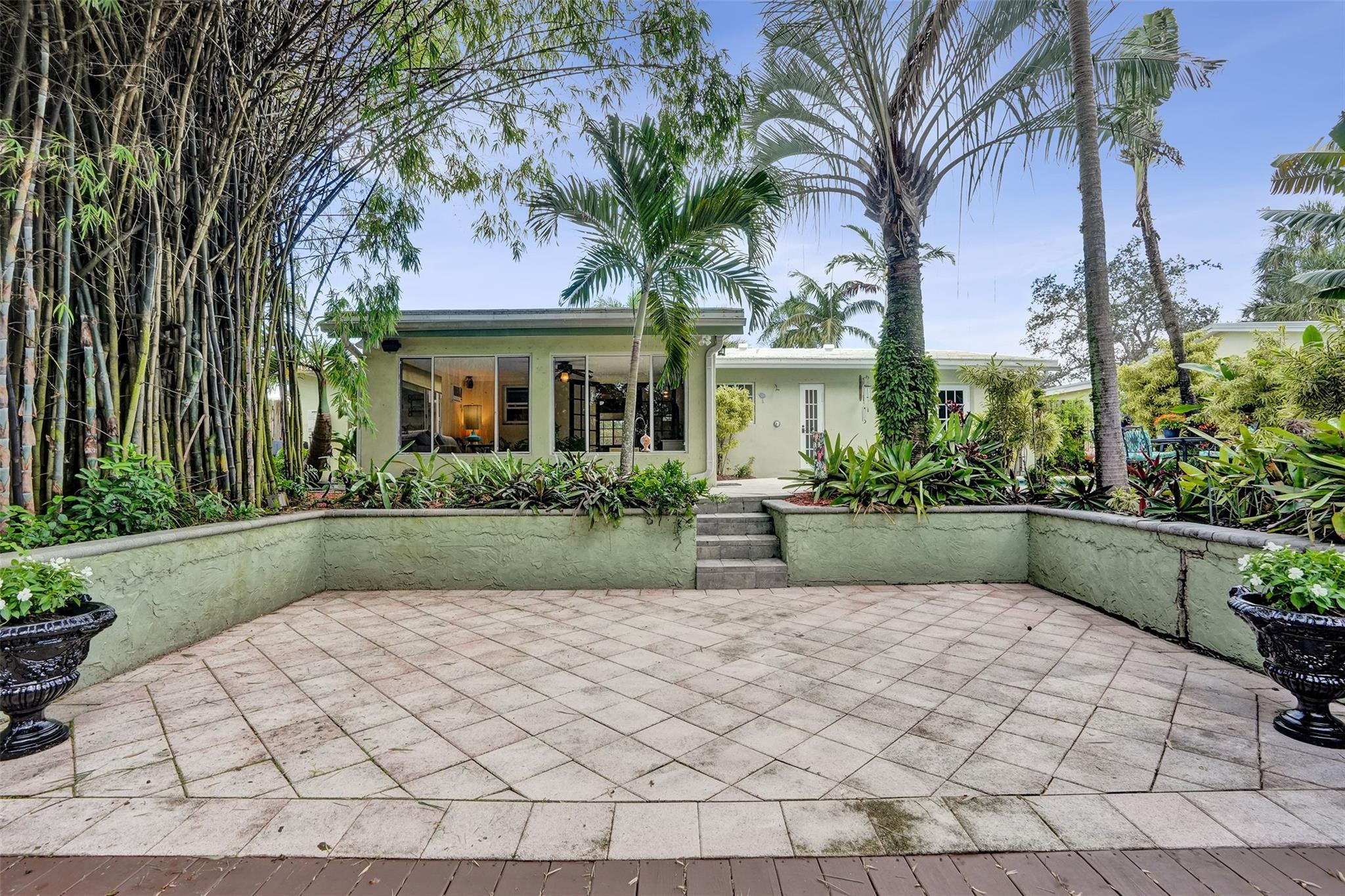 2650 SW 19th St