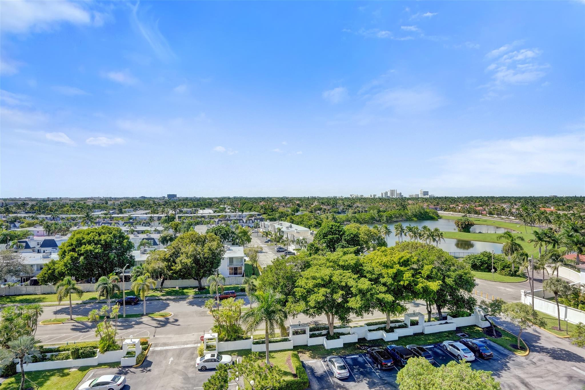1000 Parkview Dr 905