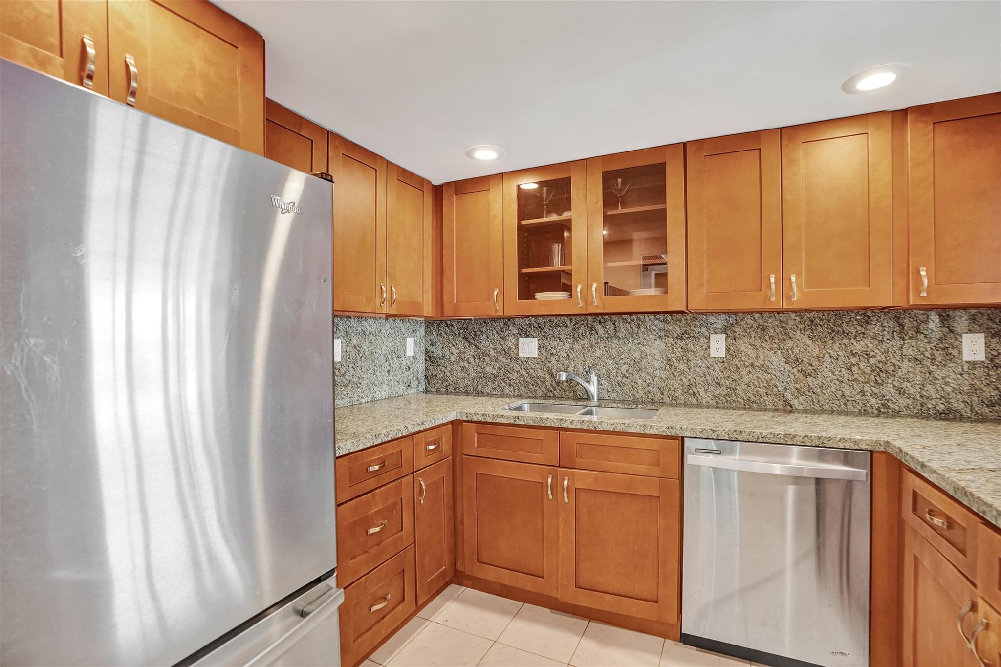 1000 Parkview Dr 905