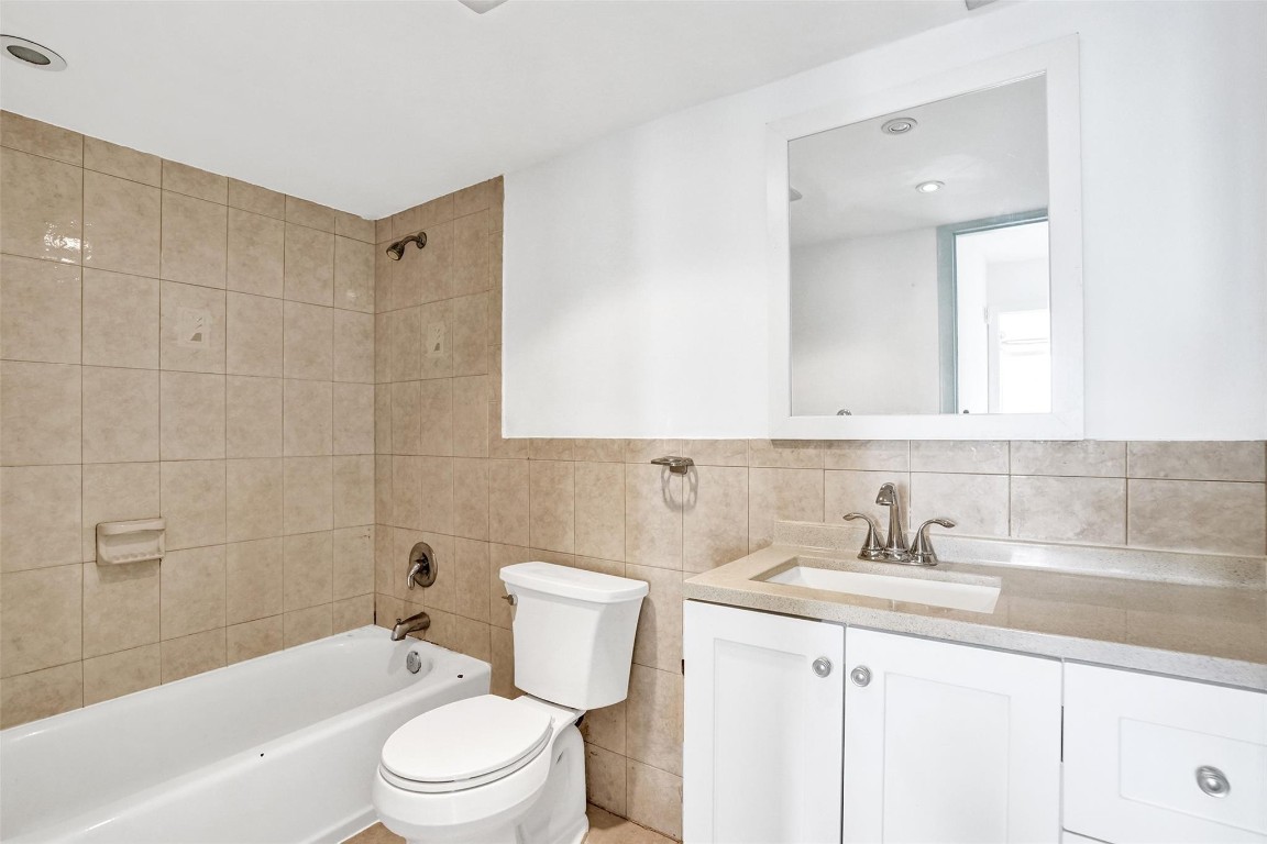 1465 NE 123rd St 714