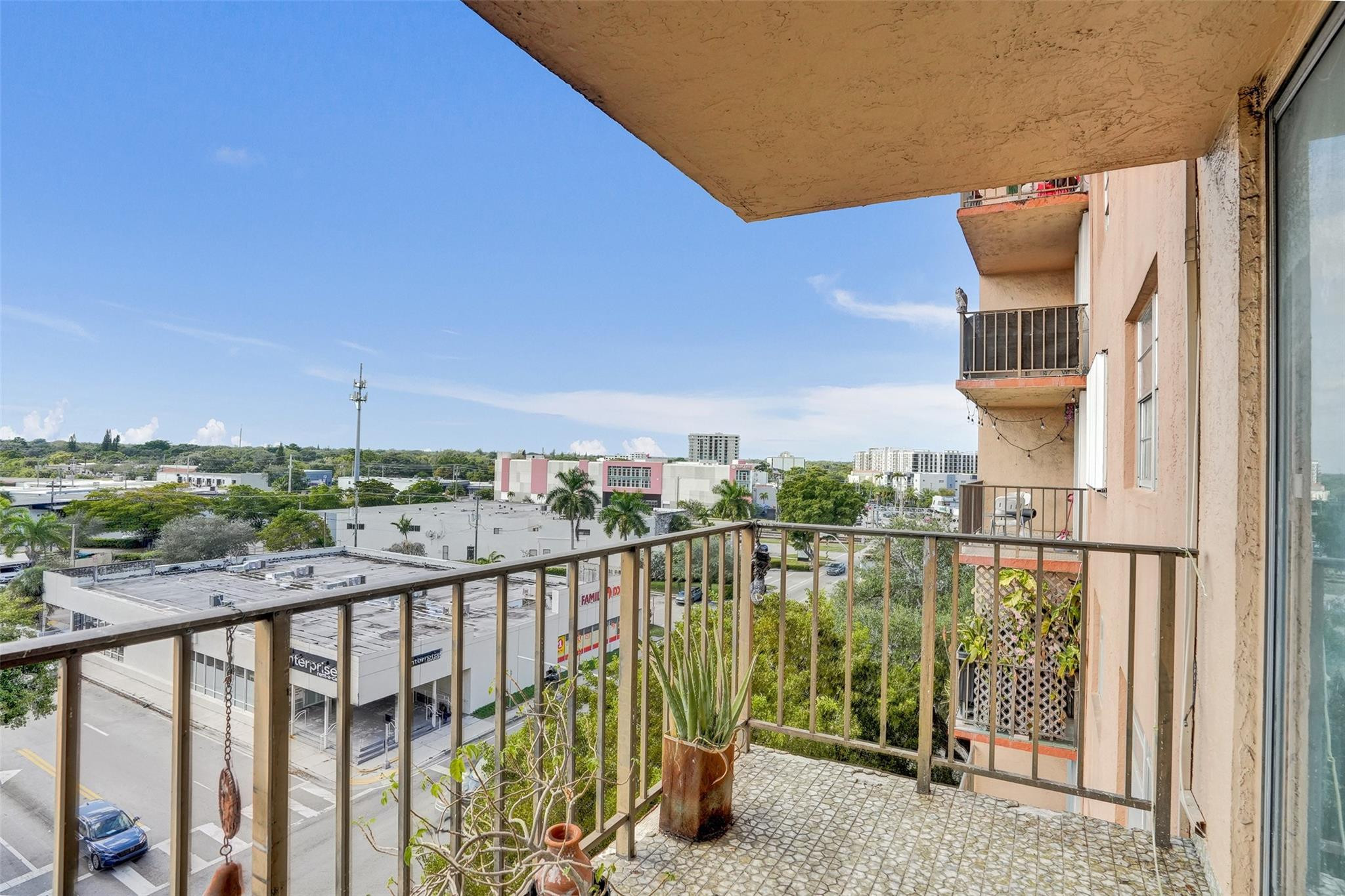 1465 NE 123rd St 714