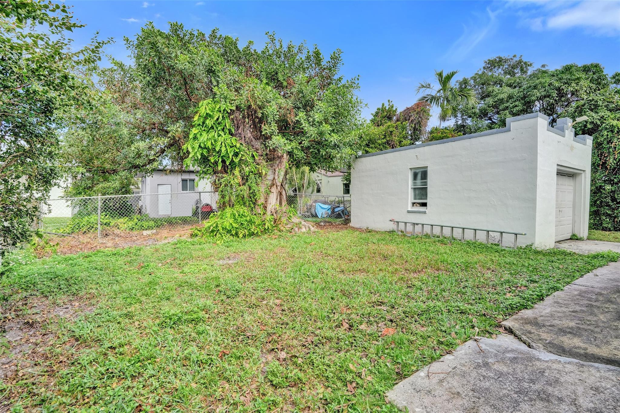 763 NW 41st St