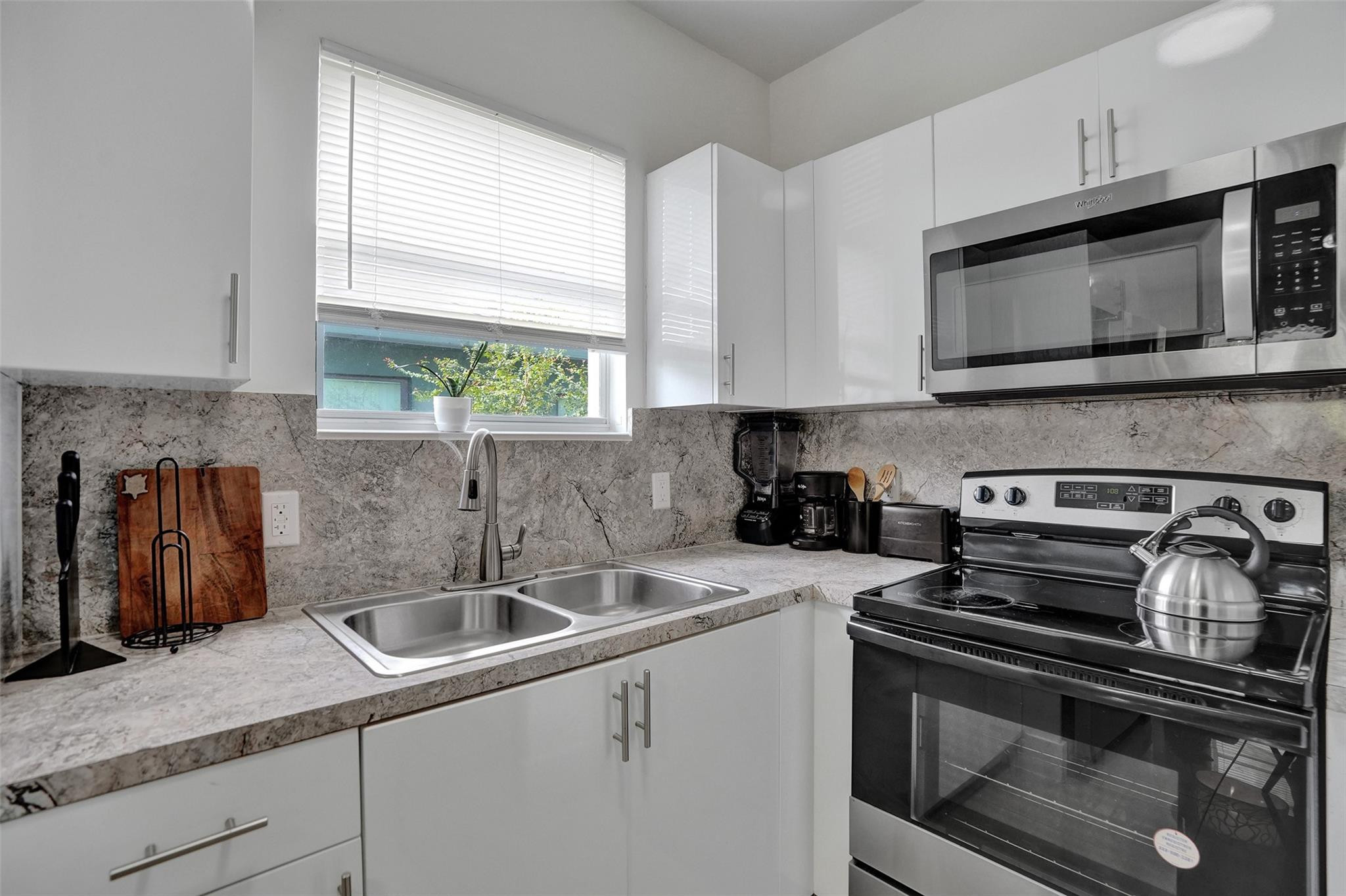 763 NW 41st St