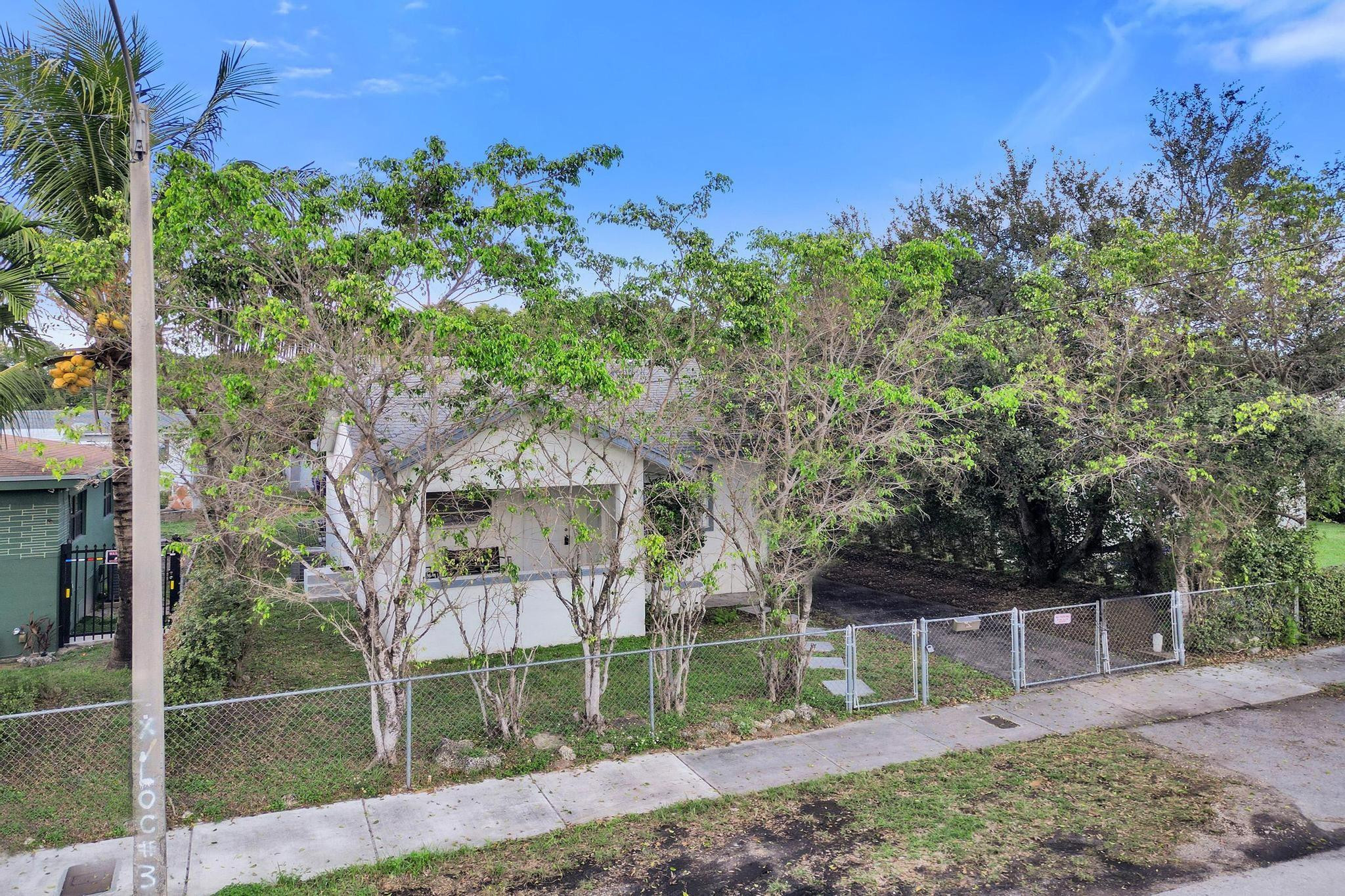 763 NW 41st St