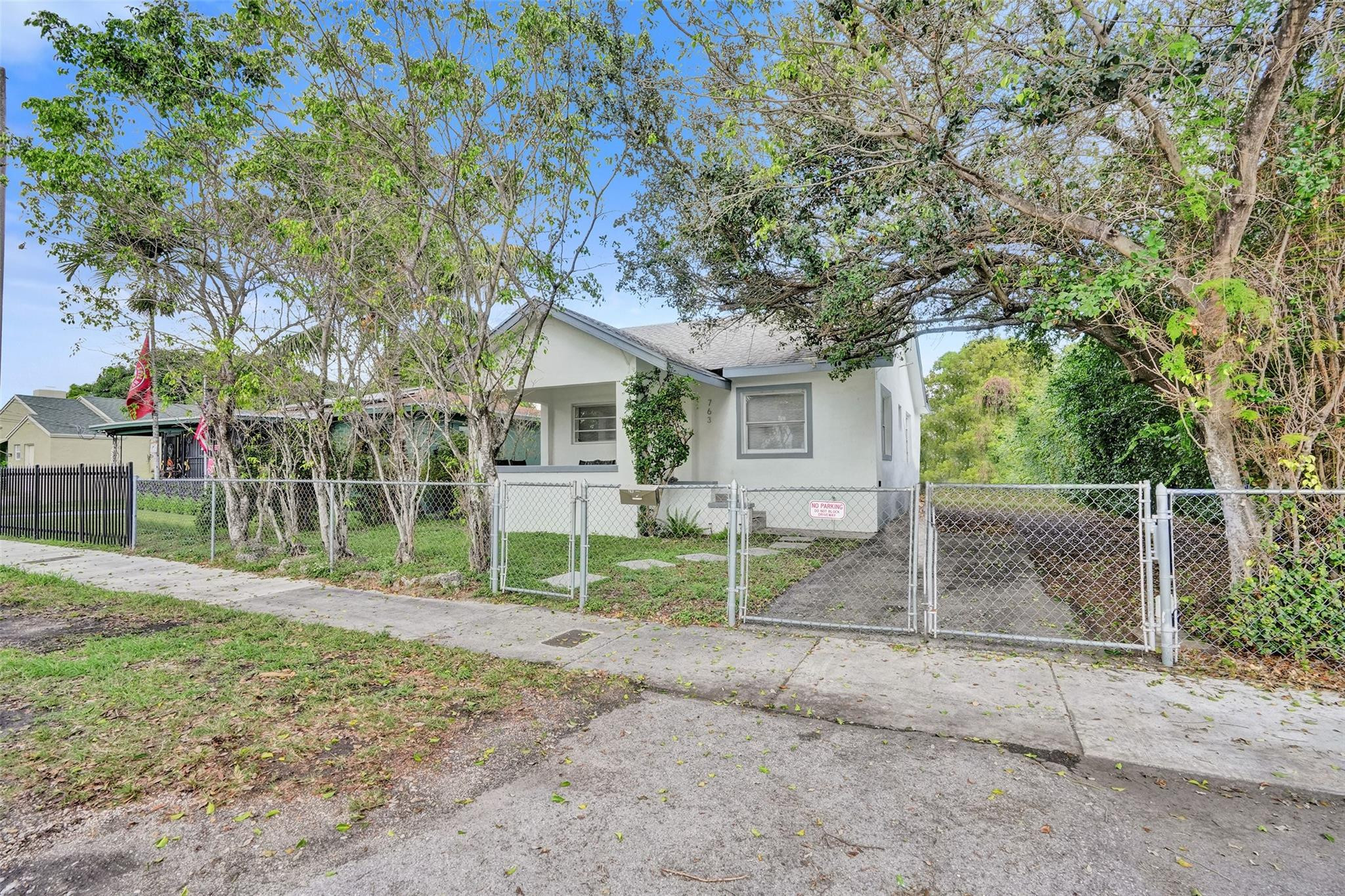 763 NW 41st St