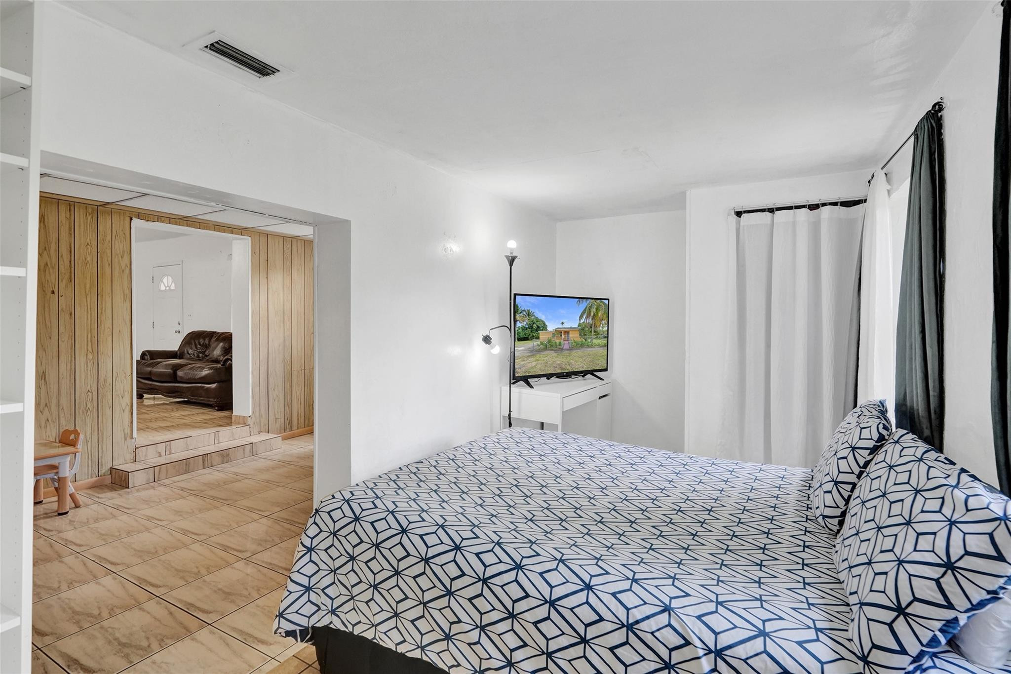 14115 NE 11th Avenue