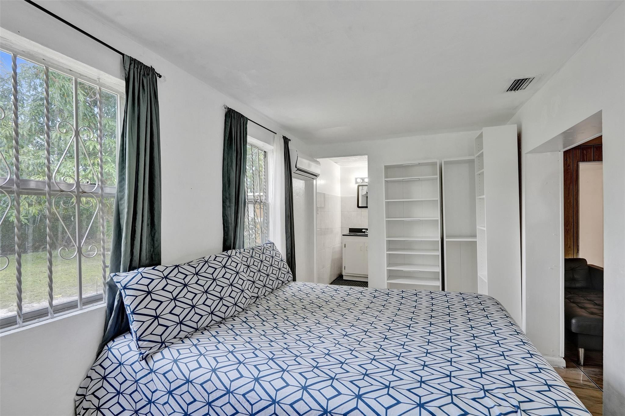 14115 NE 11th Avenue