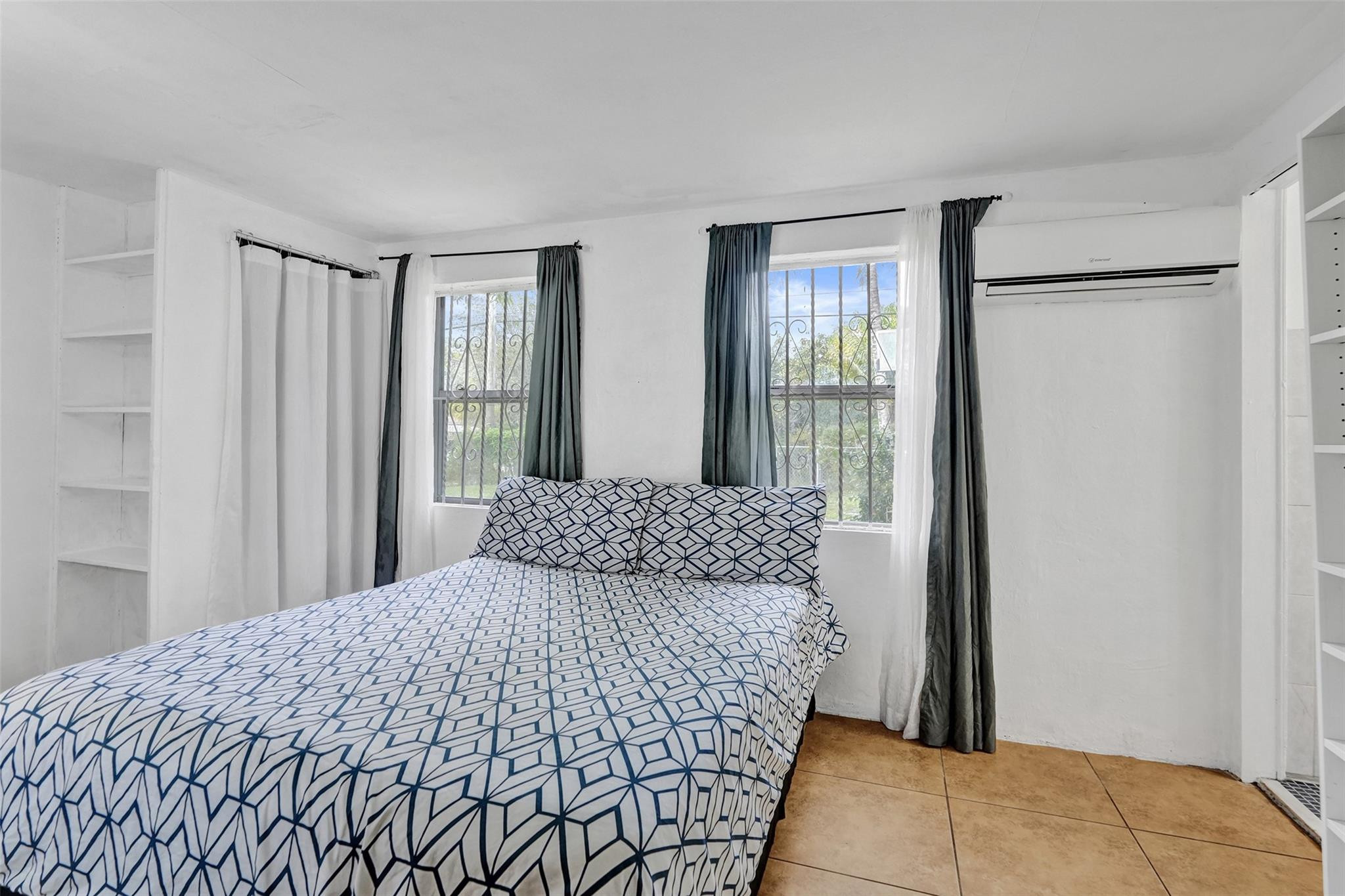 14115 NE 11th Avenue