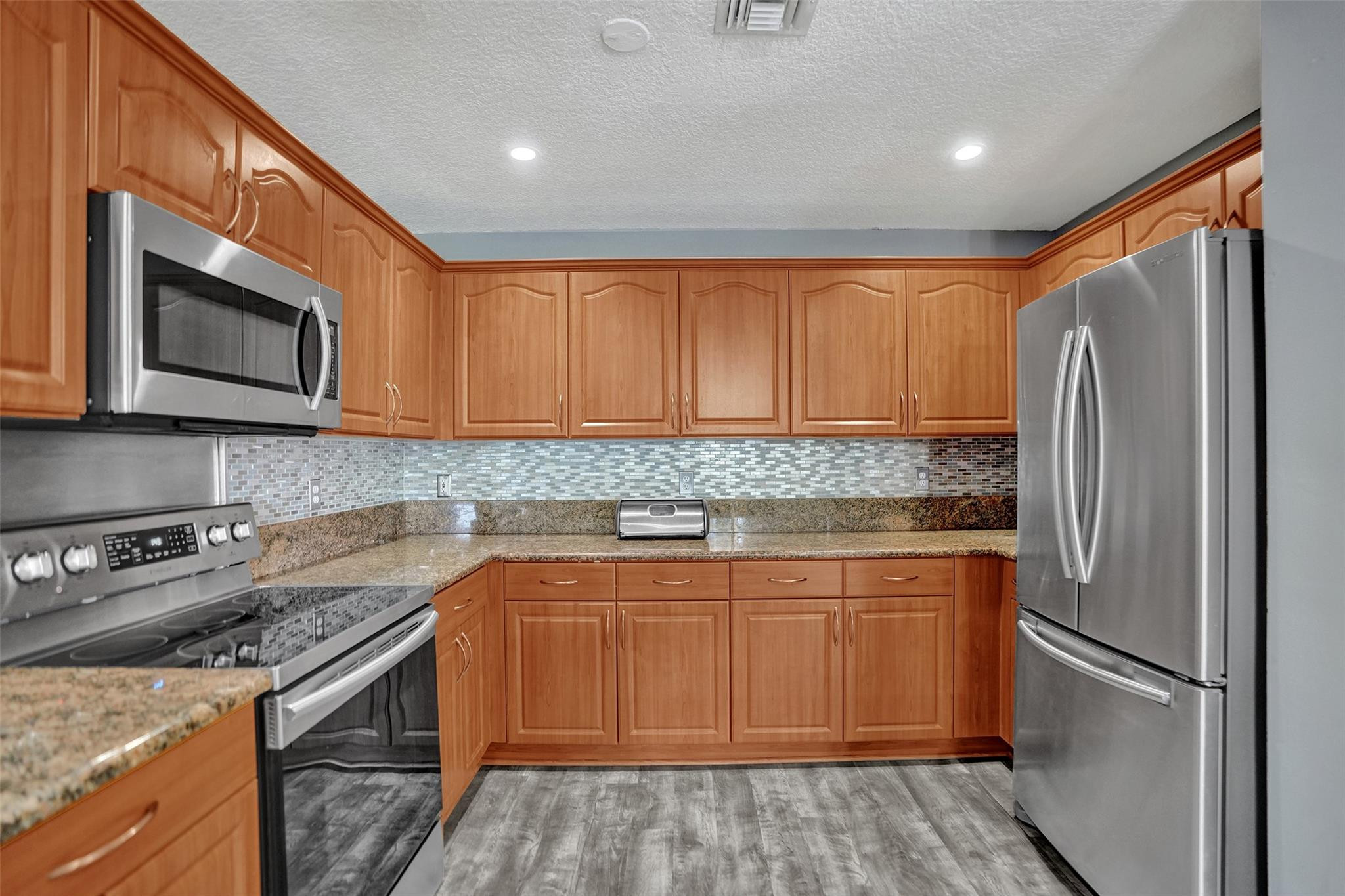 4055 Eastridge Drive