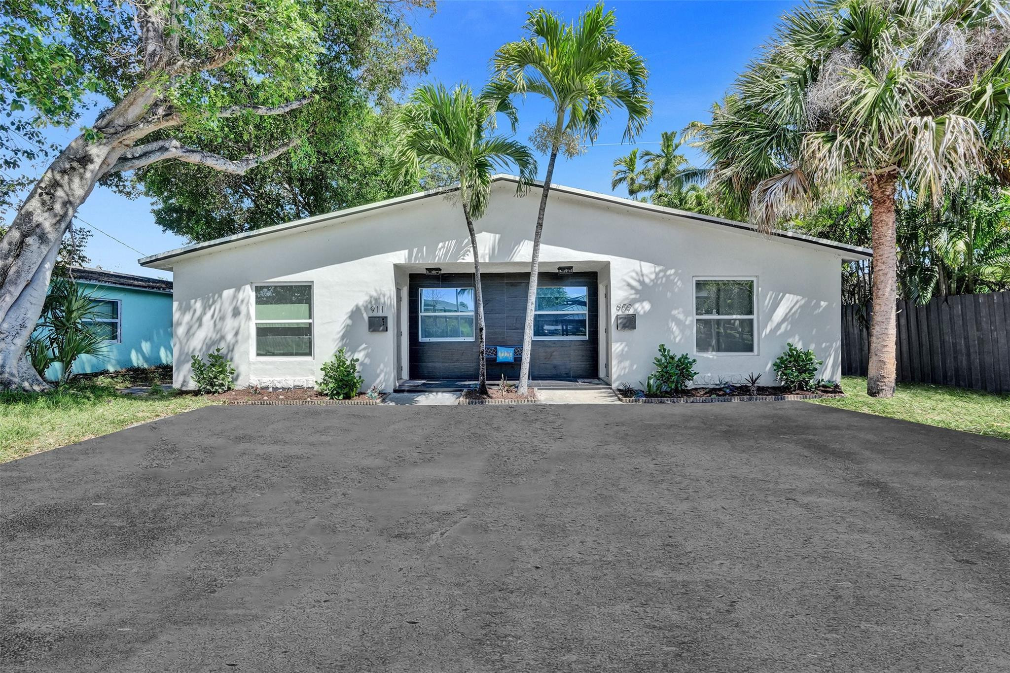 909 SW 16th Street