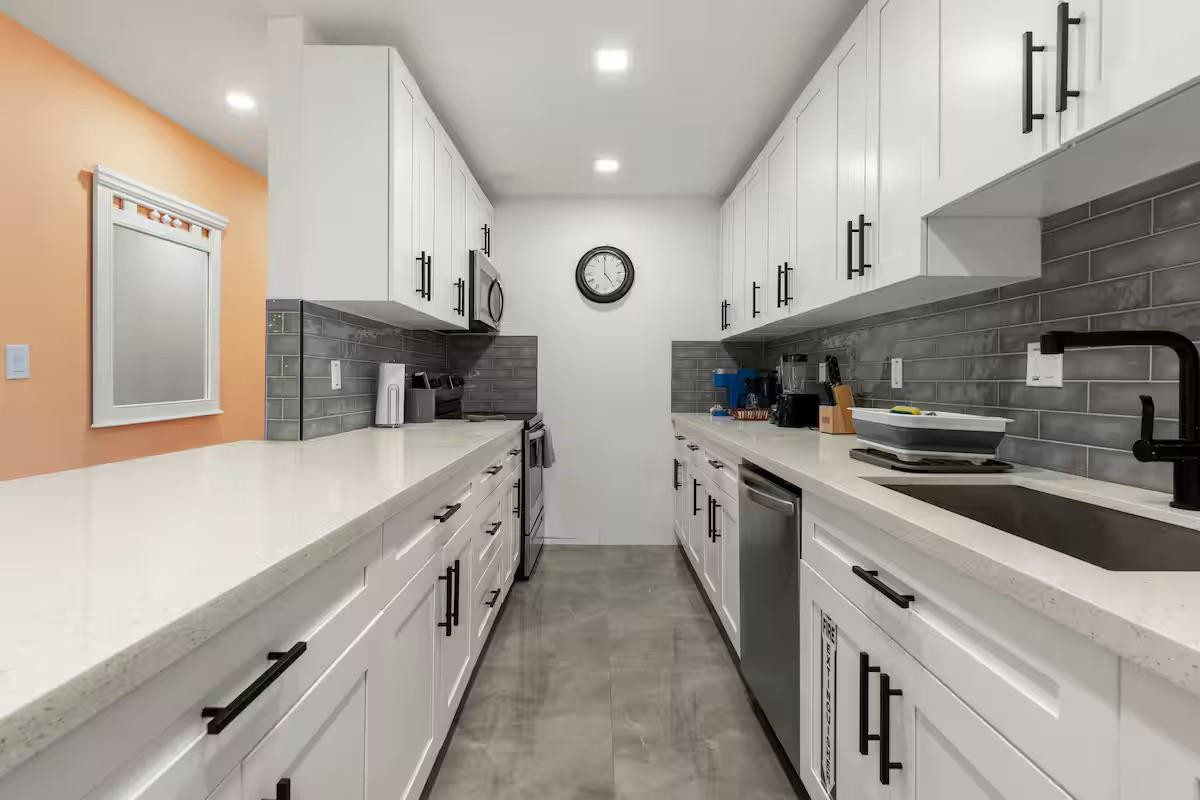 909 SW 16th Street