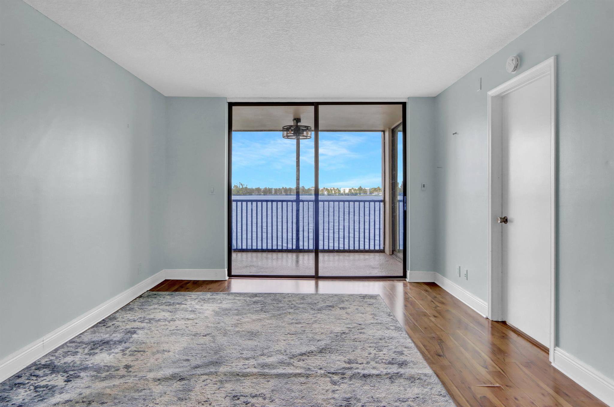 118 Lake Emerald Drive 209