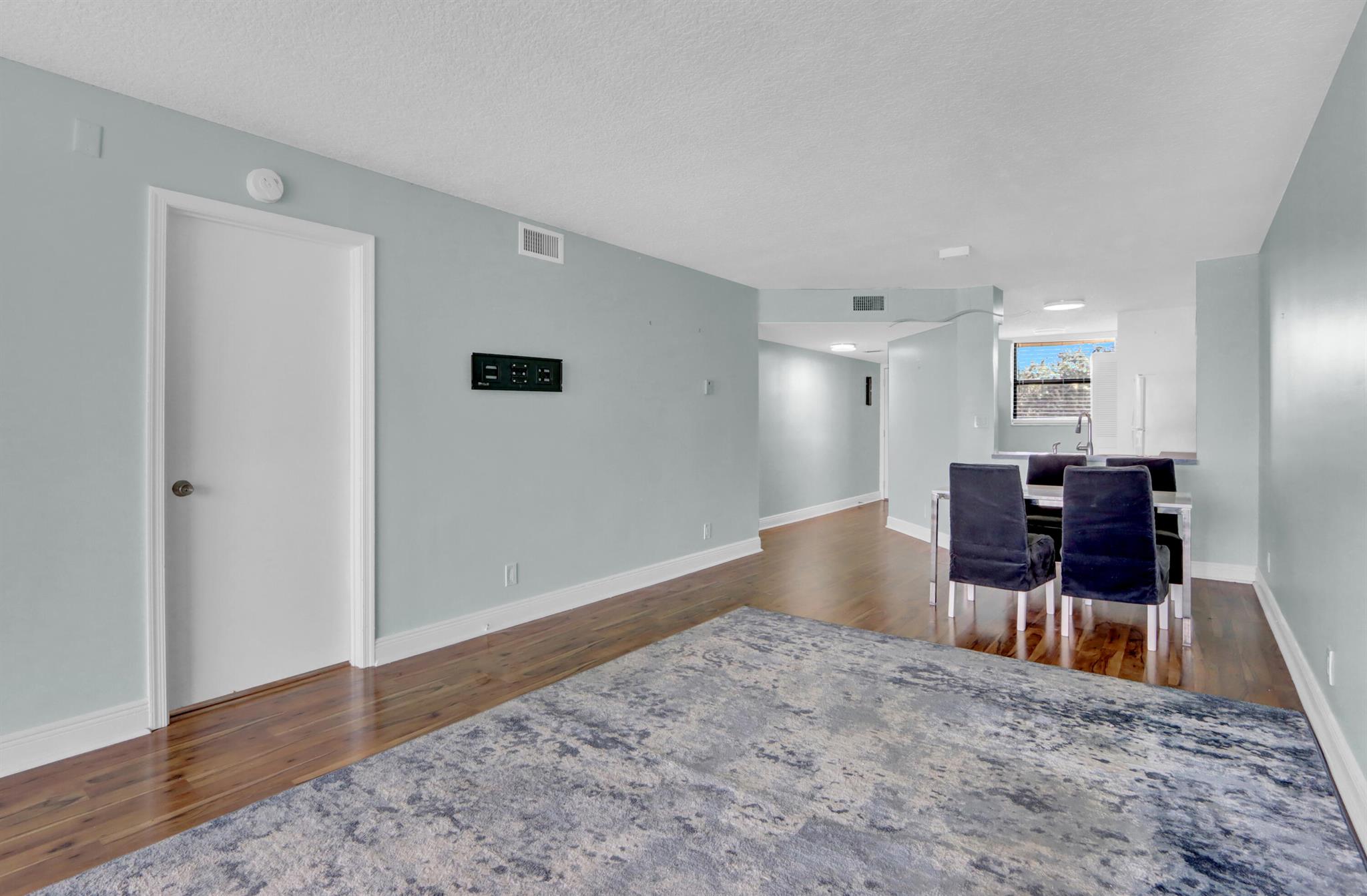 118 Lake Emerald Drive 209
