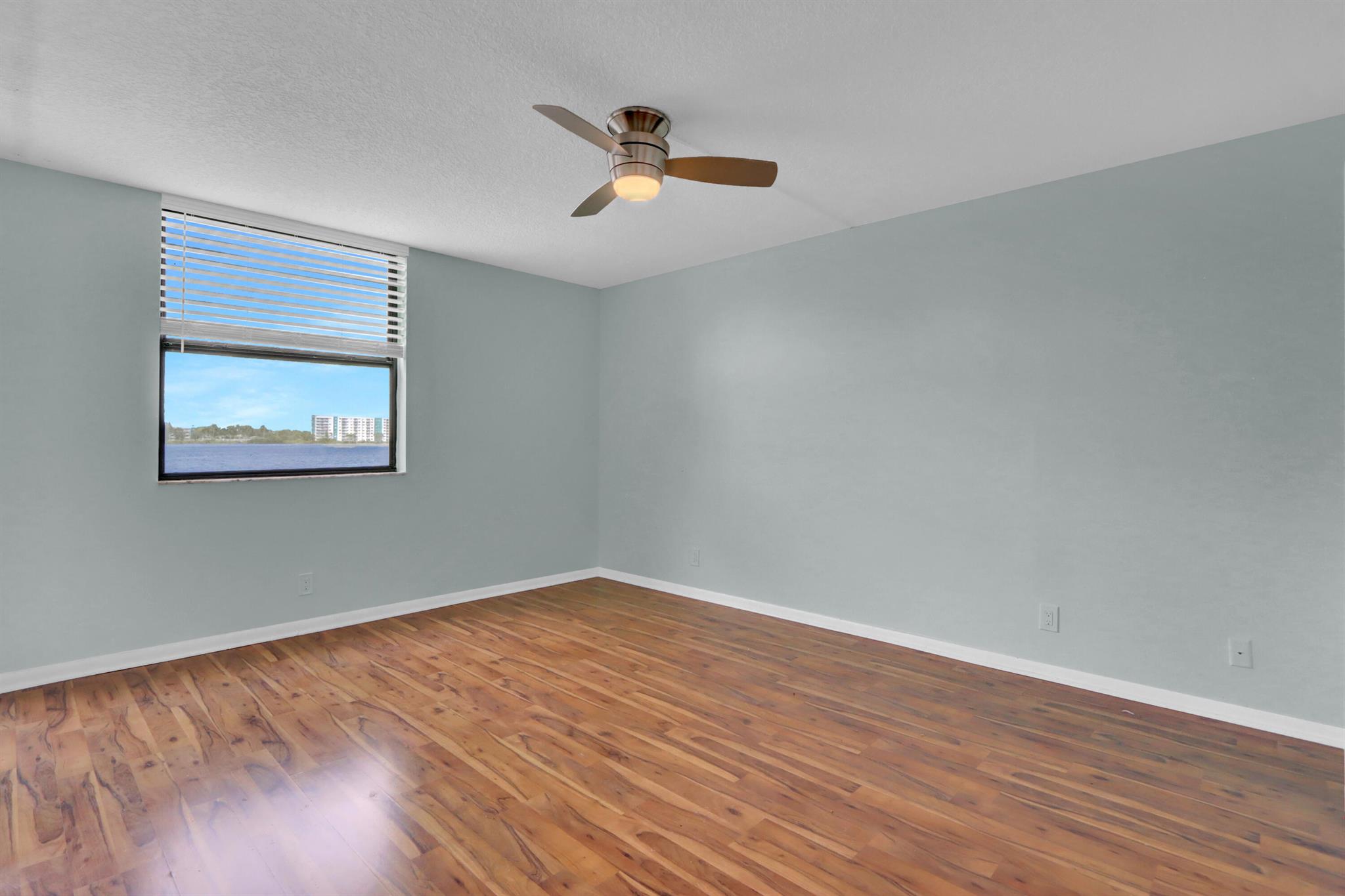 118 Lake Emerald Drive 209