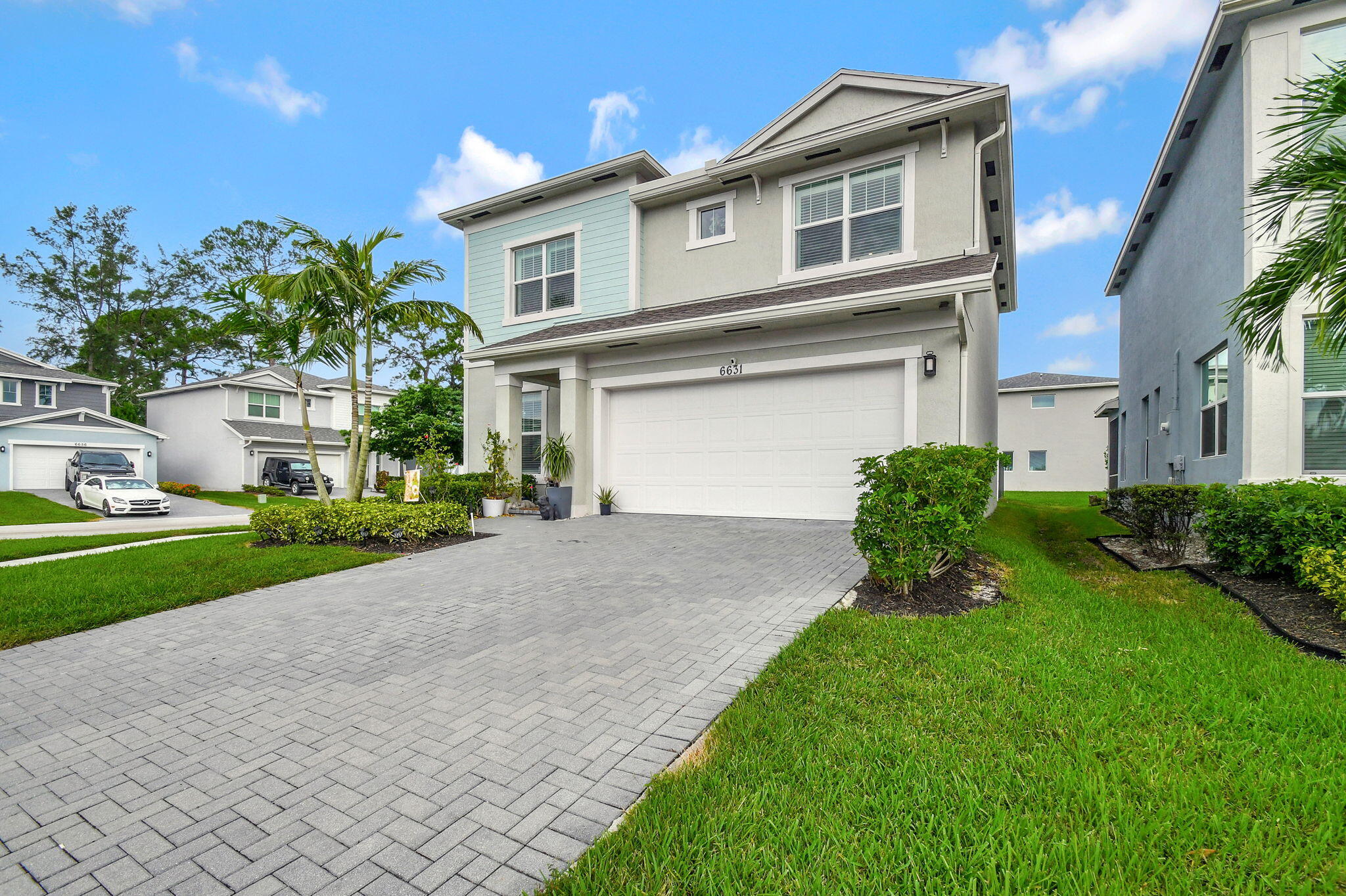 6631 Pointe Of Woods Drive