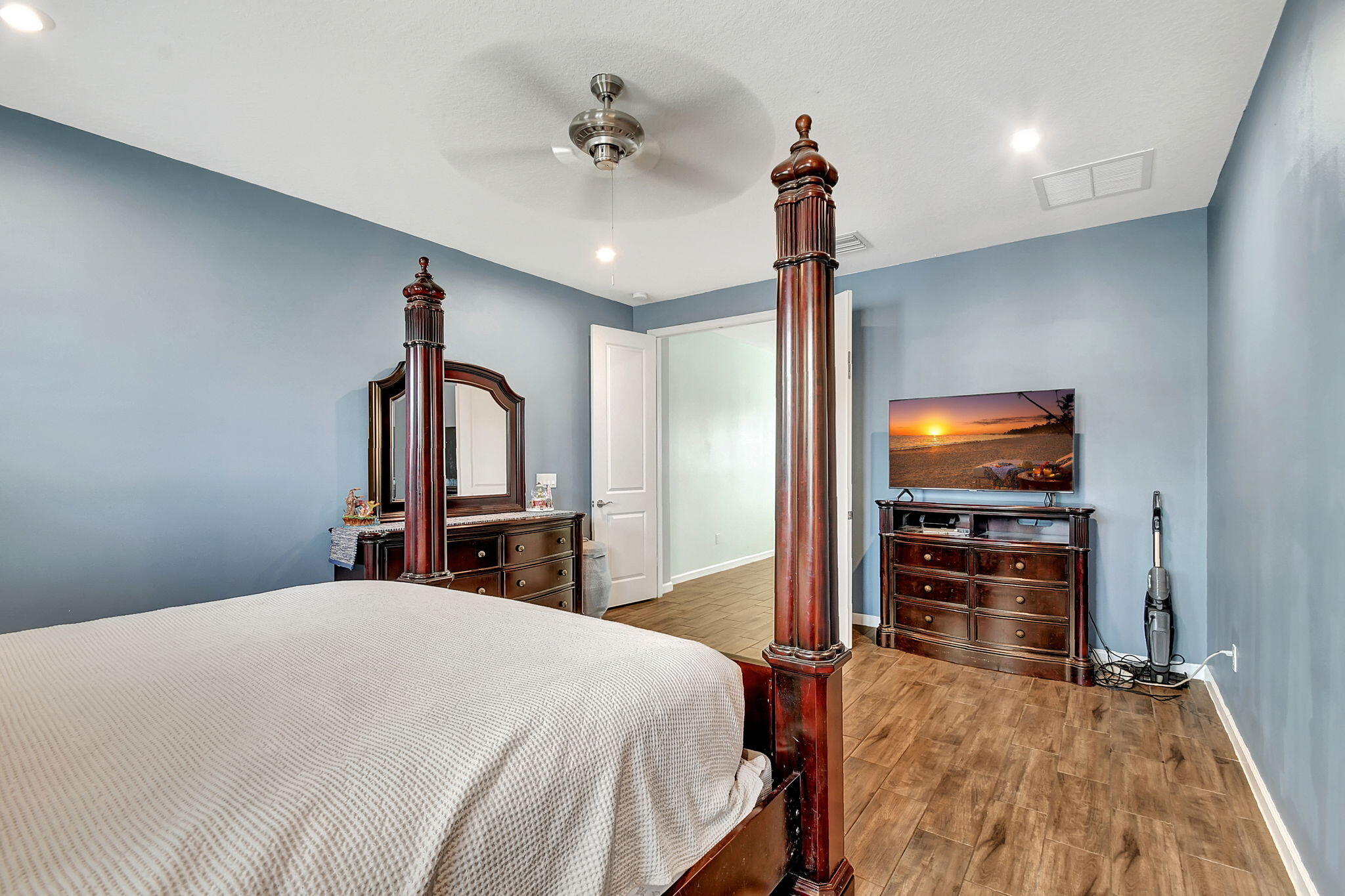 6631 Pointe Of Woods Drive