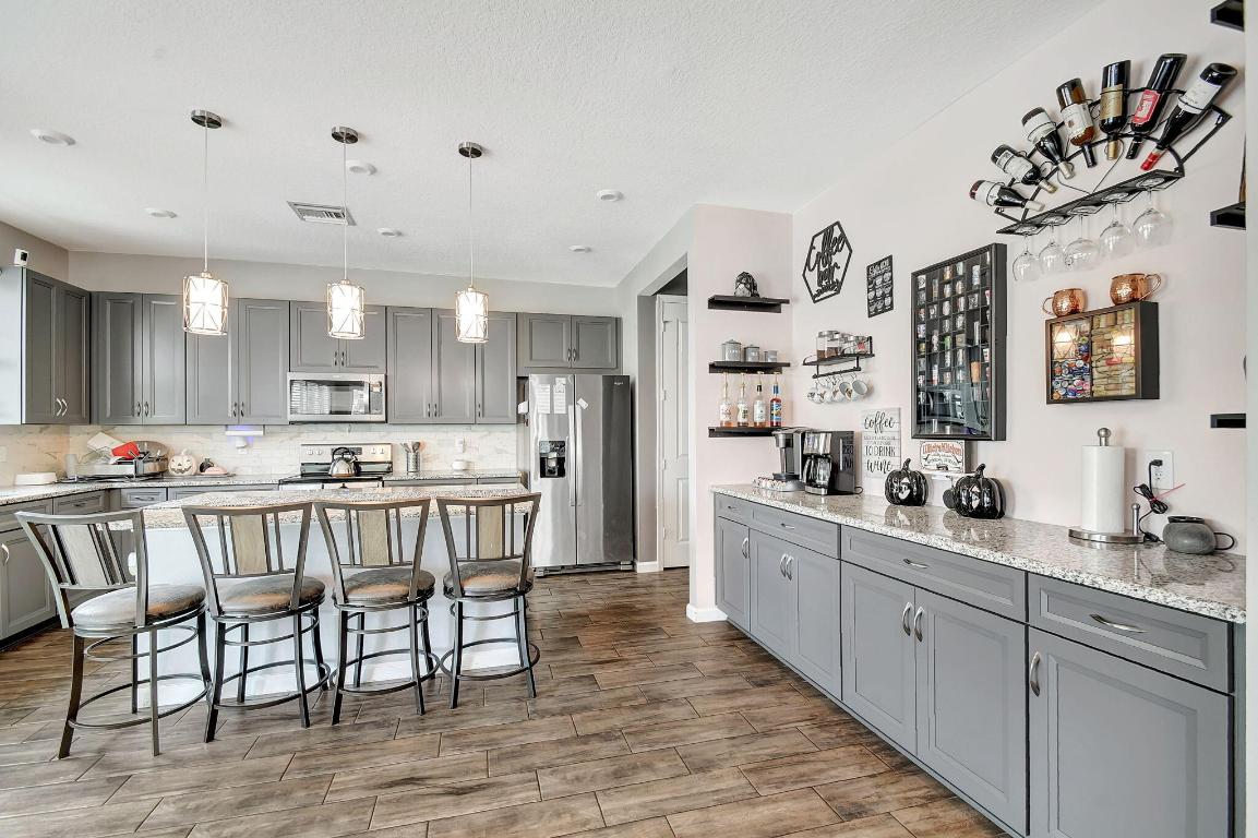 6631 Pointe Of Woods Drive