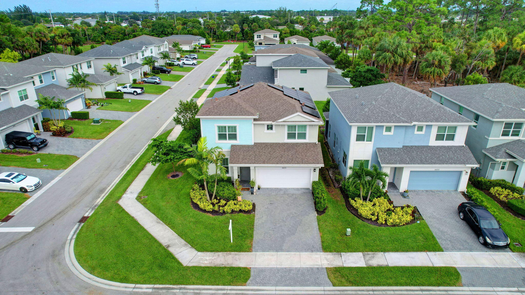 6631 Pointe Of Woods Drive