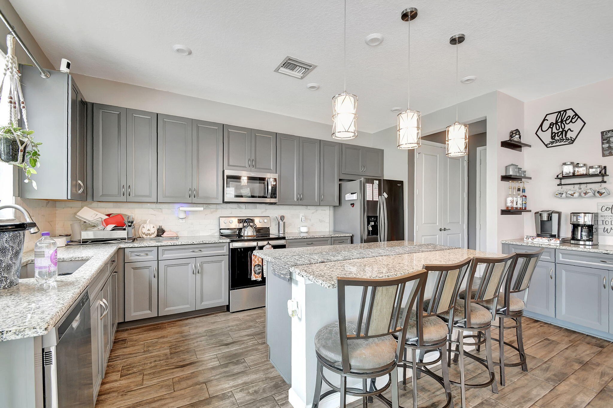 6631 Pointe Of Woods Drive