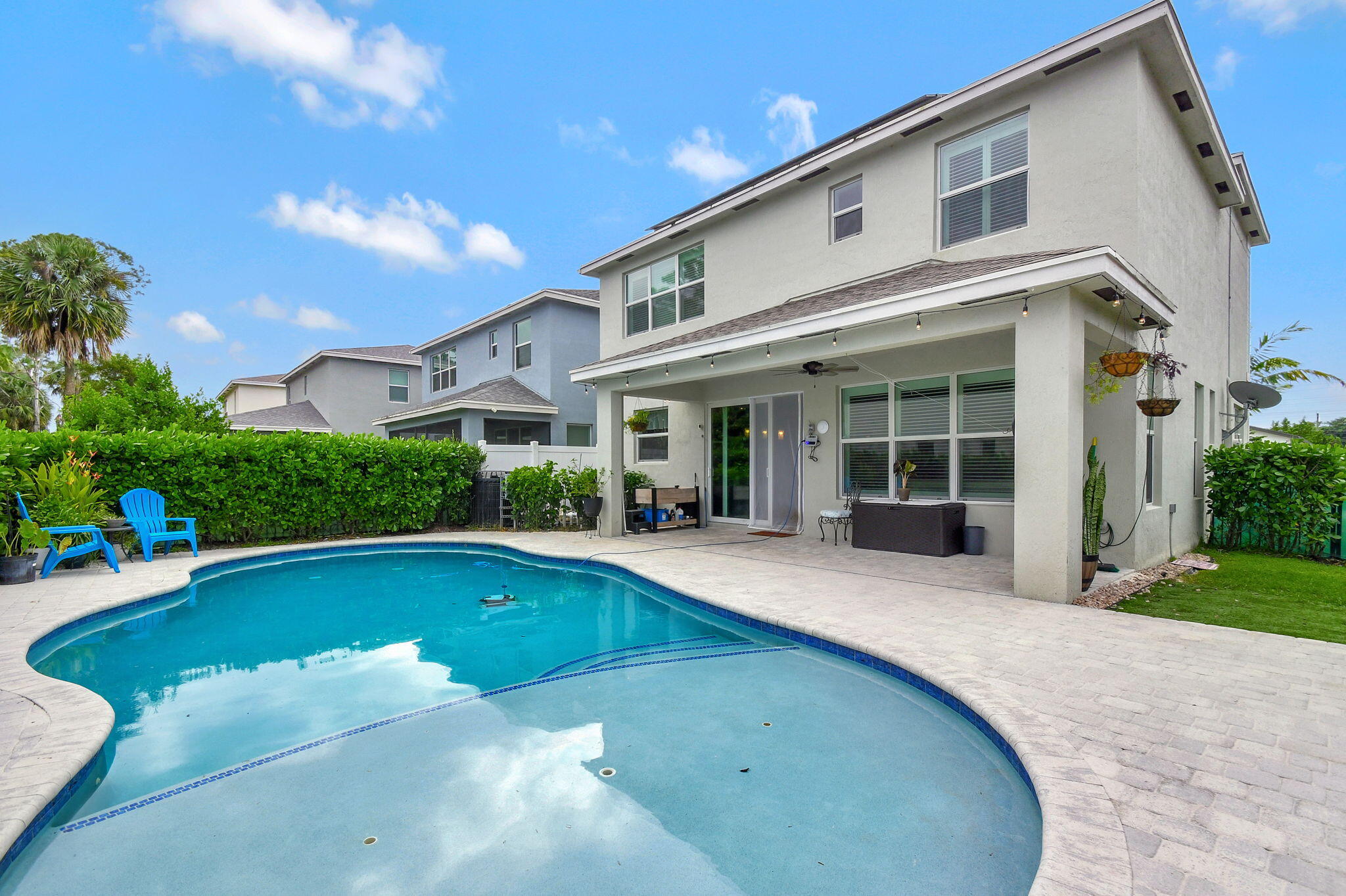 6631 Pointe Of Woods Drive