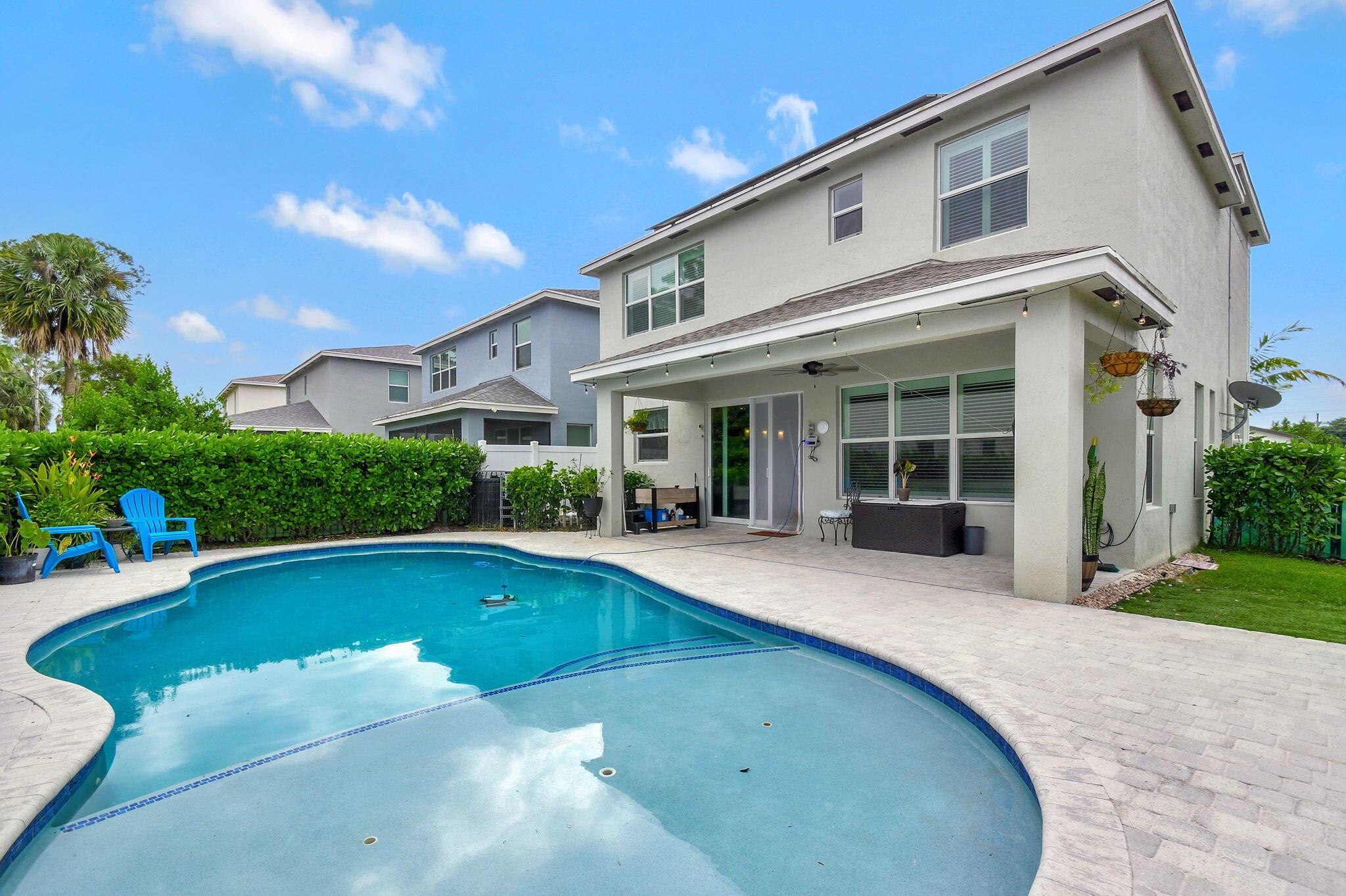 6631 Pointe Of Woods Drive