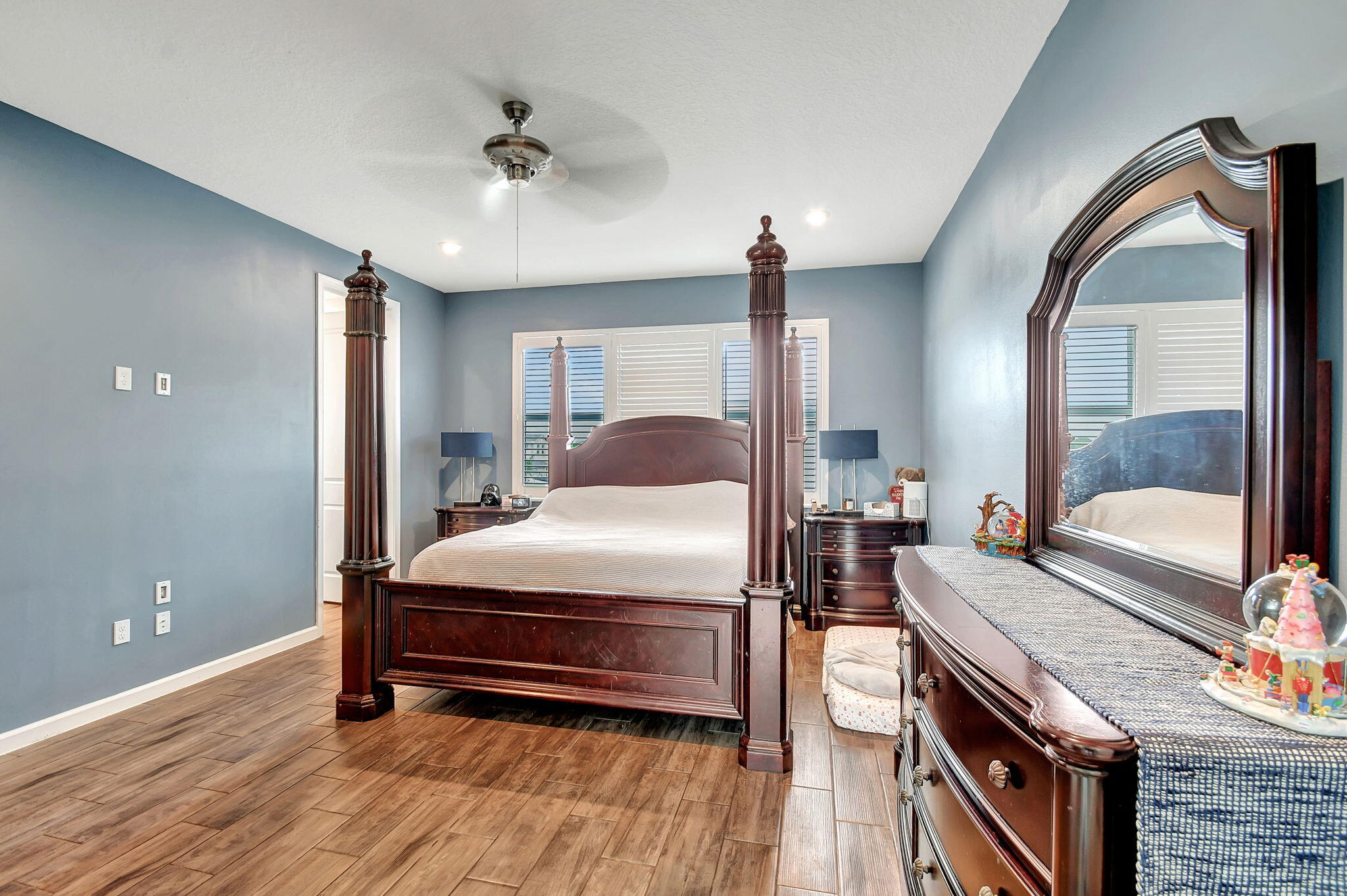 6631 Pointe Of Woods Drive