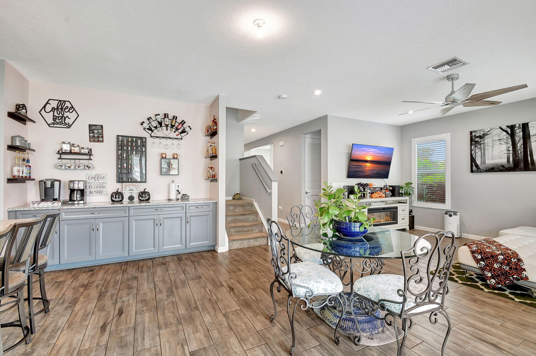 6631 Pointe Of Woods Drive