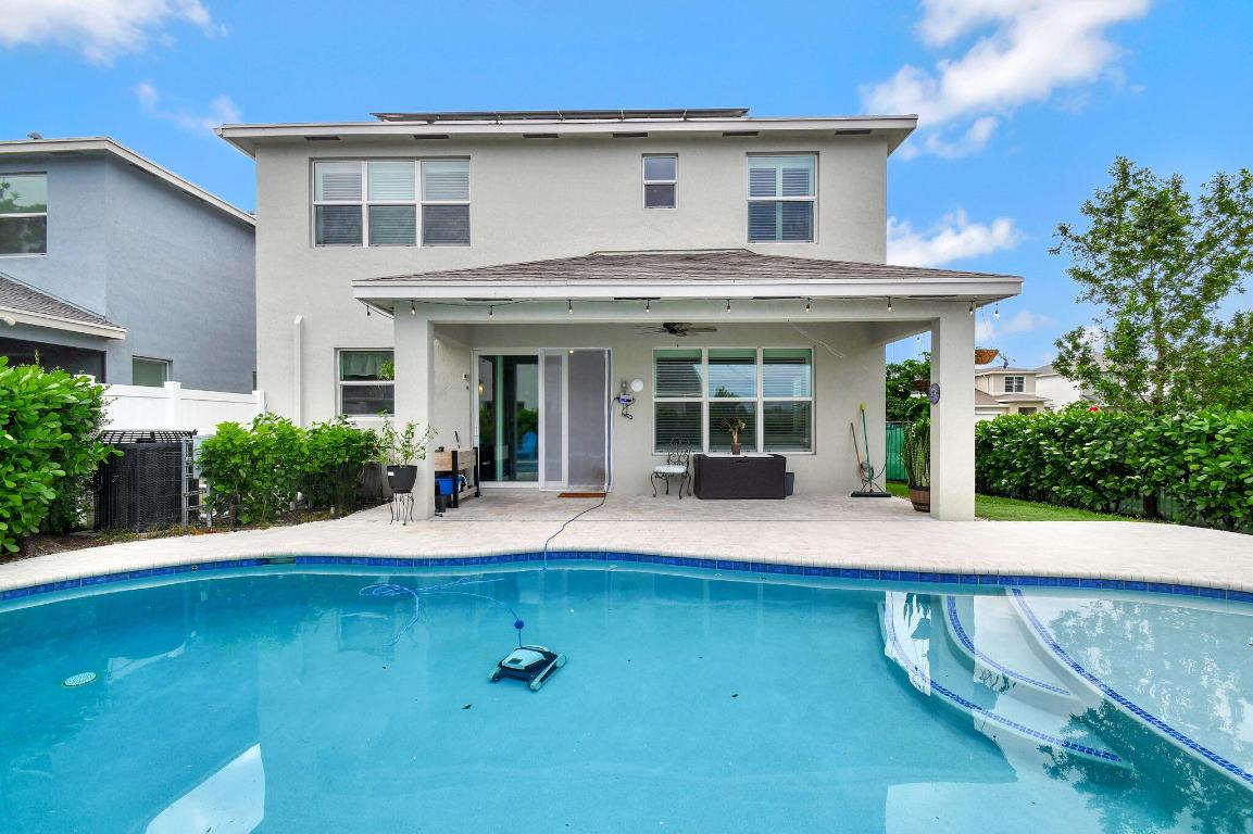 6631 Pointe Of Woods Drive