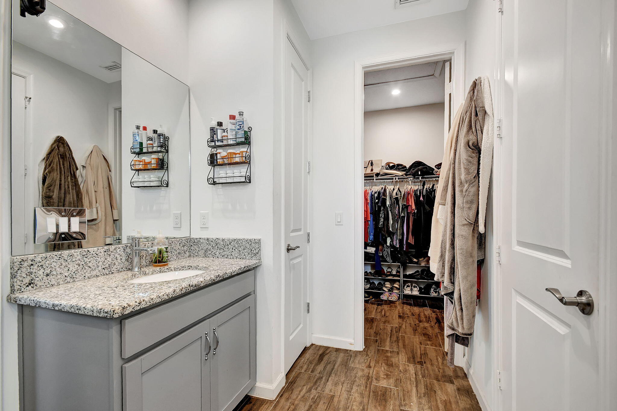 6631 Pointe Of Woods Drive