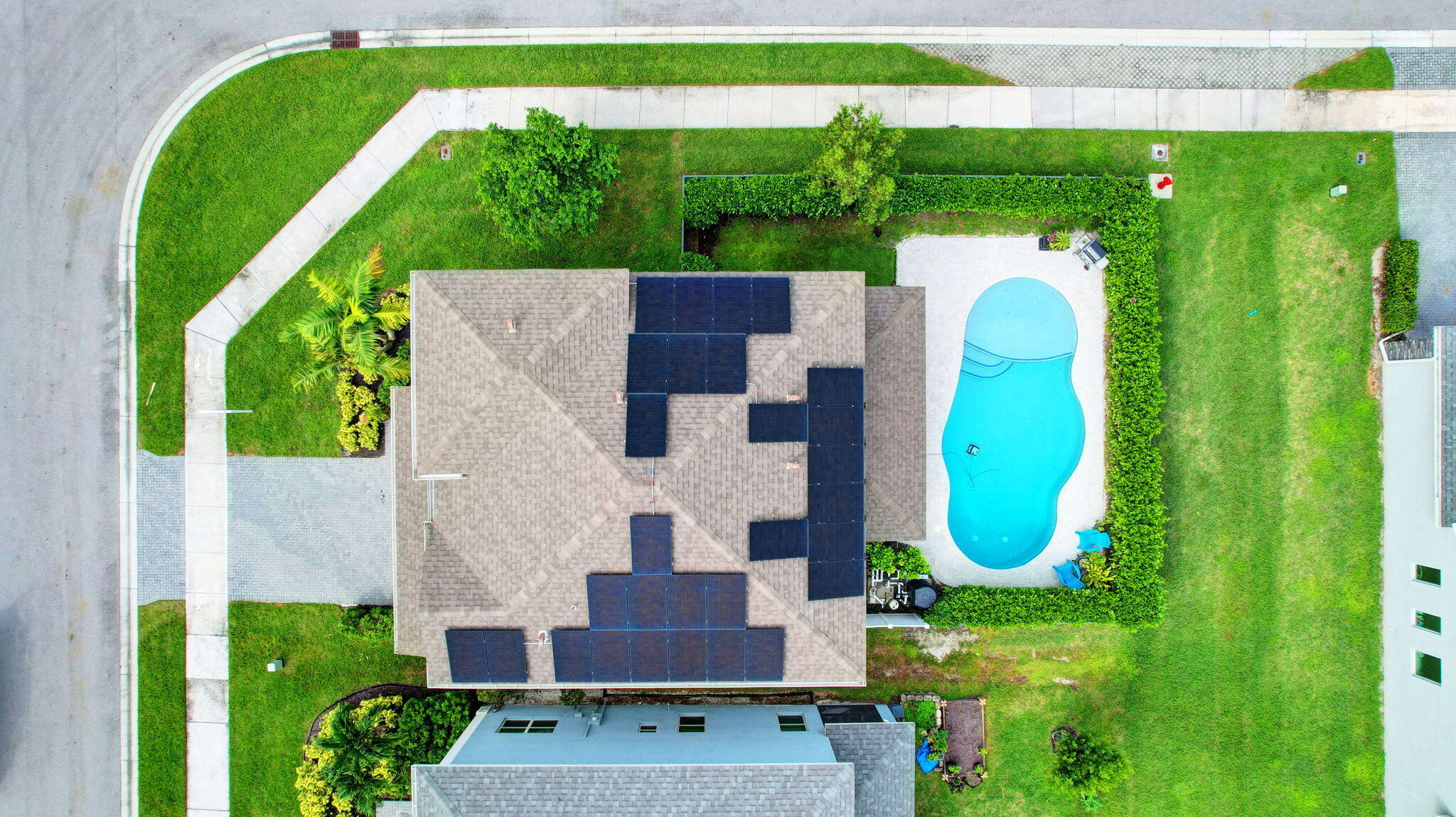 6631 Pointe Of Woods Drive