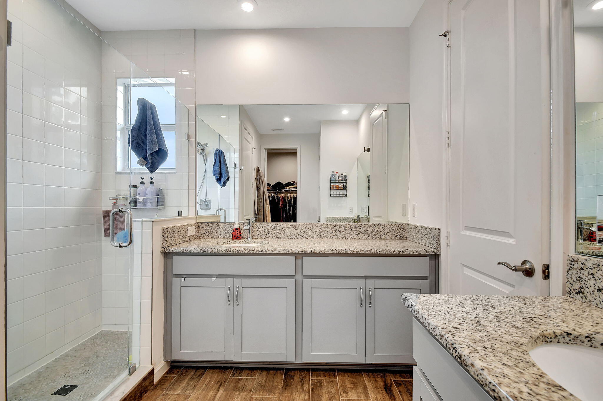 6631 Pointe Of Woods Drive