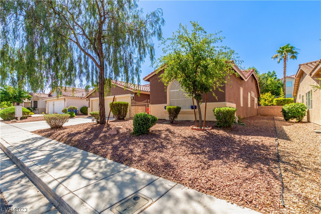 2727 Cool Lilac Avenue