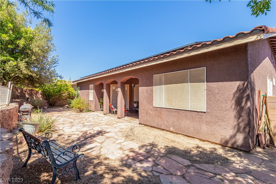 2727 Cool Lilac Avenue