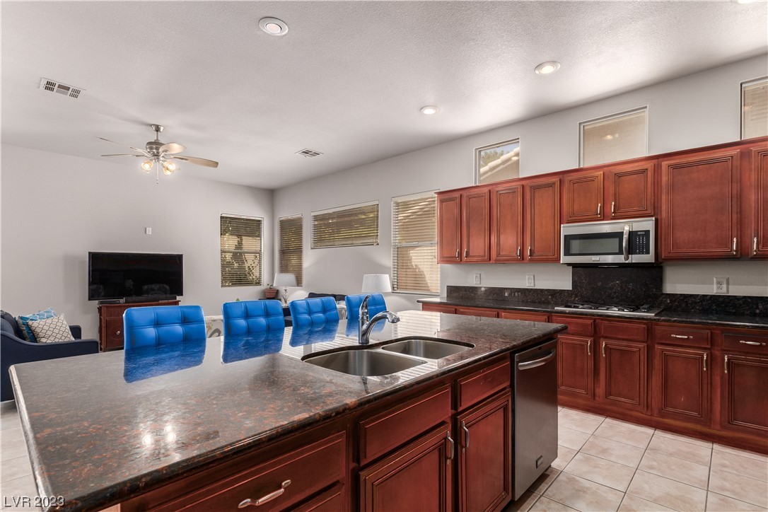 2727 Cool Lilac Avenue