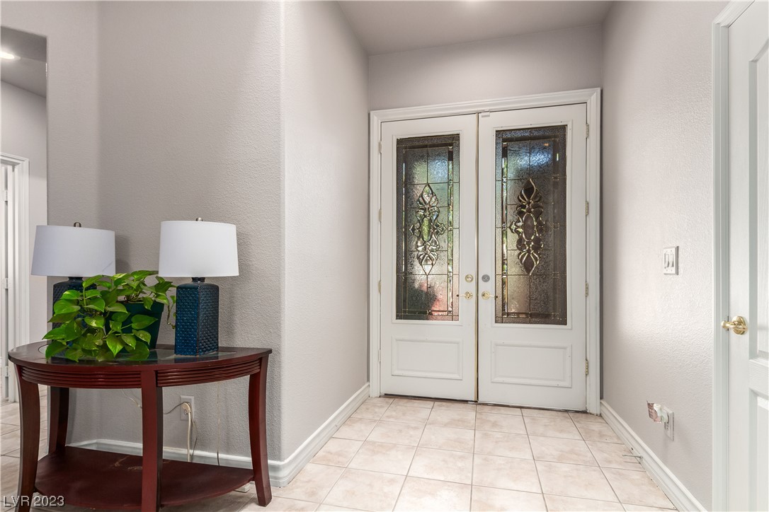 2727 Cool Lilac Avenue