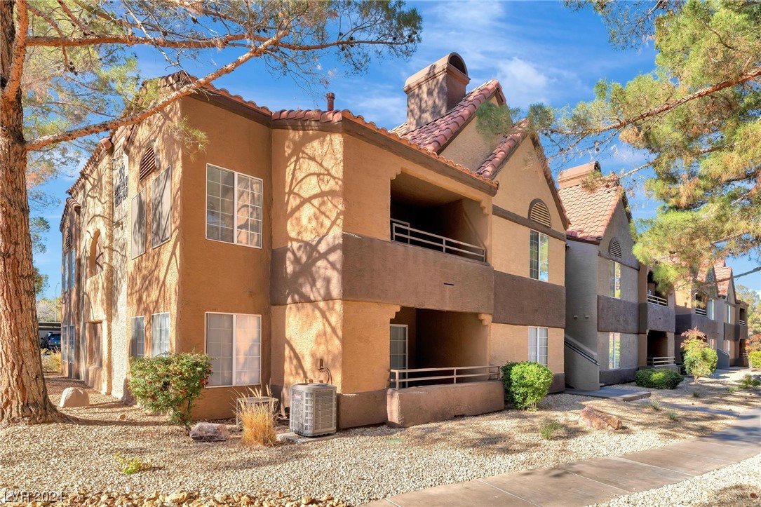 2200 South Fort Apache Road 2237