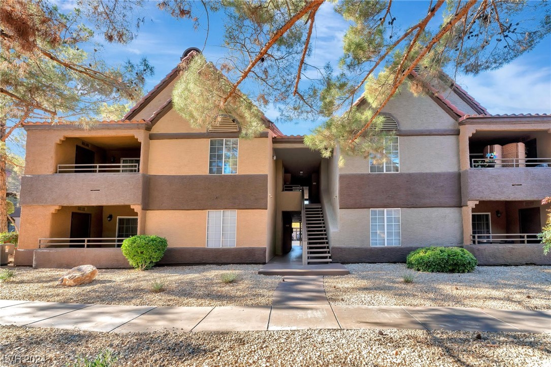 2200 South Fort Apache Road 2237