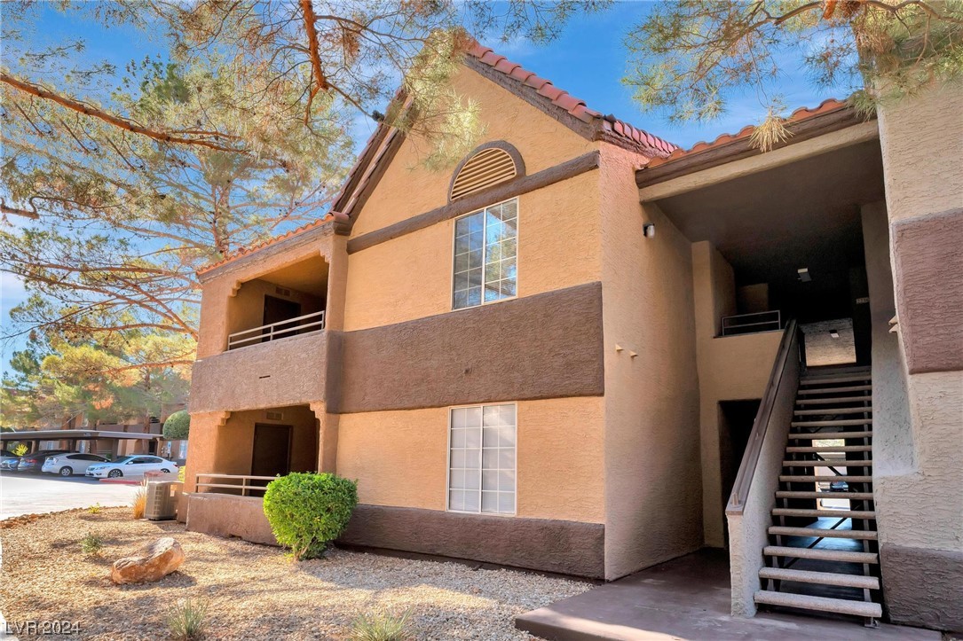 2200 South Fort Apache Road 2237