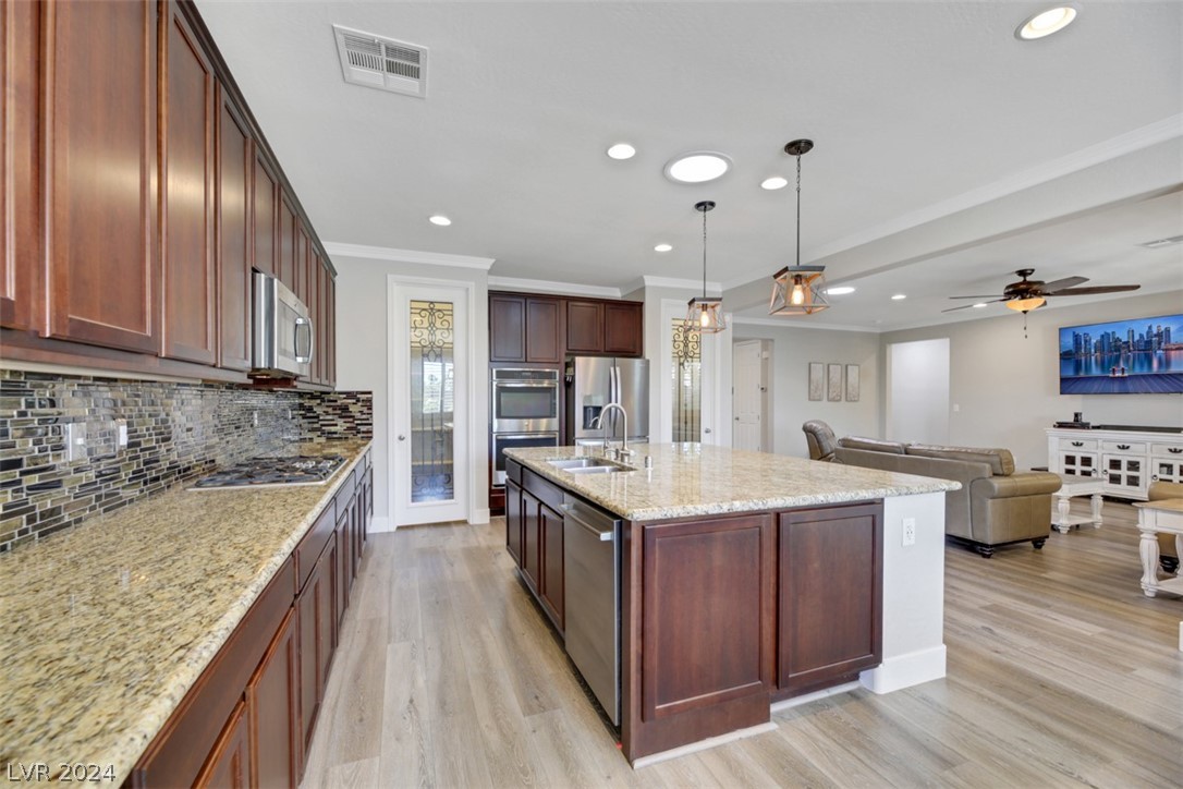 9729 Guiding Light Avenue