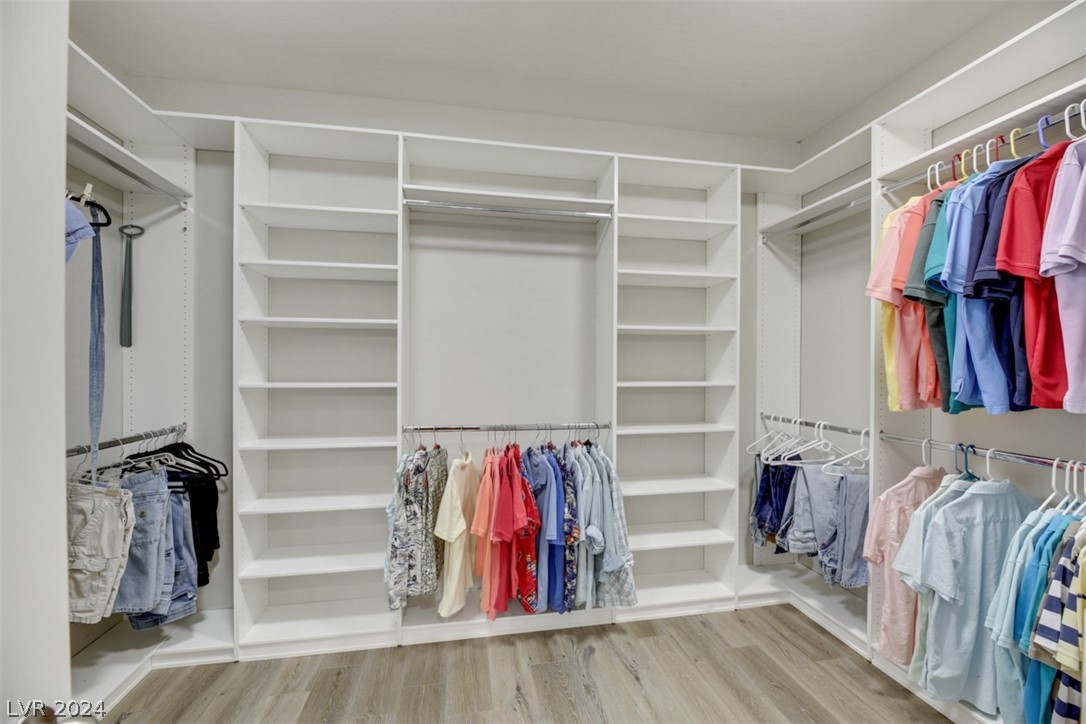 9729 Guiding Light Avenue