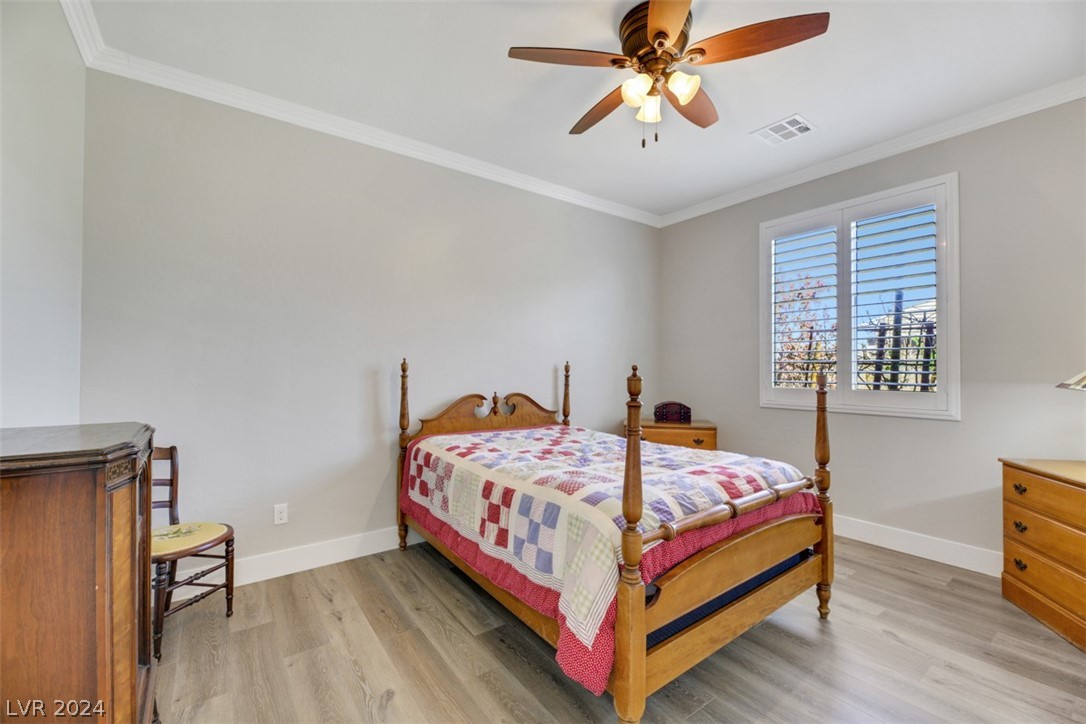 9729 Guiding Light Avenue