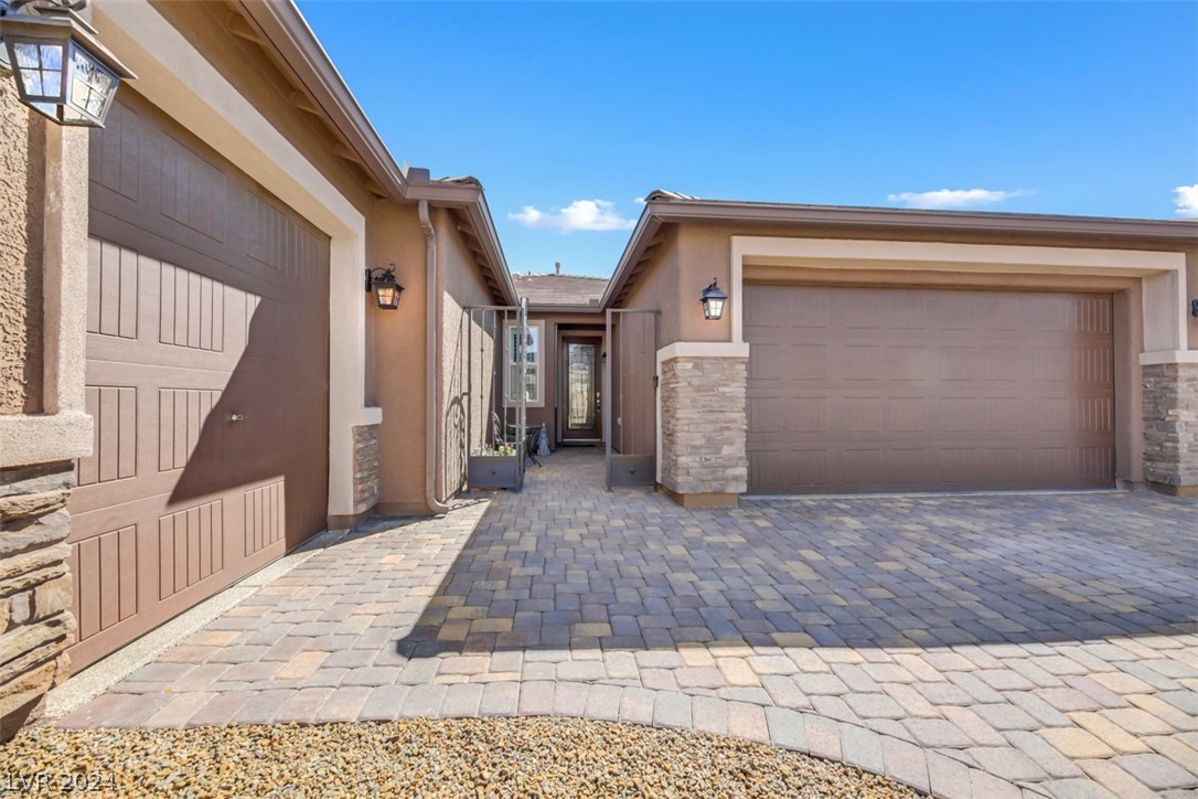 9729 Guiding Light Avenue