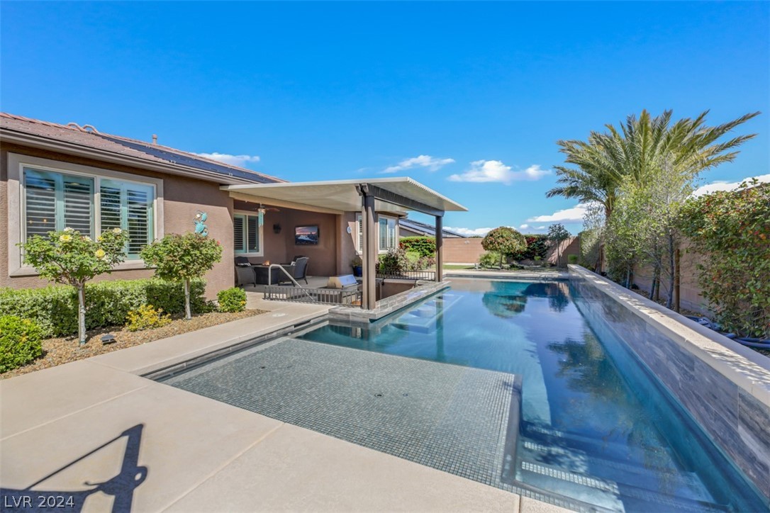 9729 Guiding Light Avenue