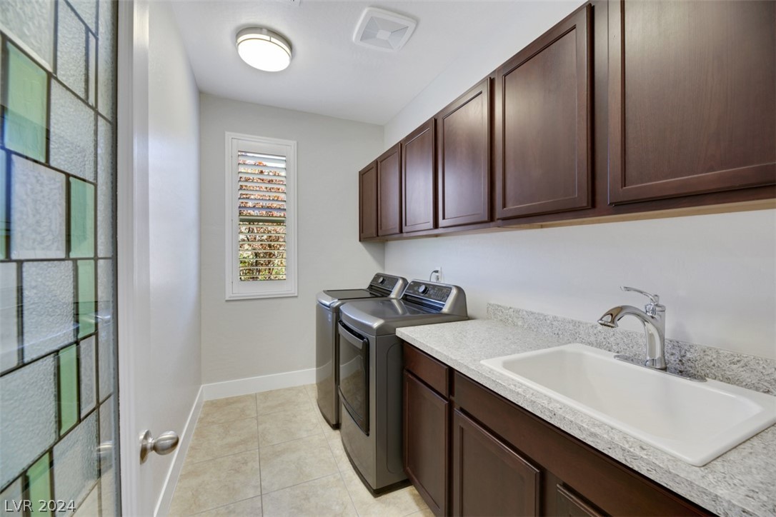 9729 Guiding Light Avenue