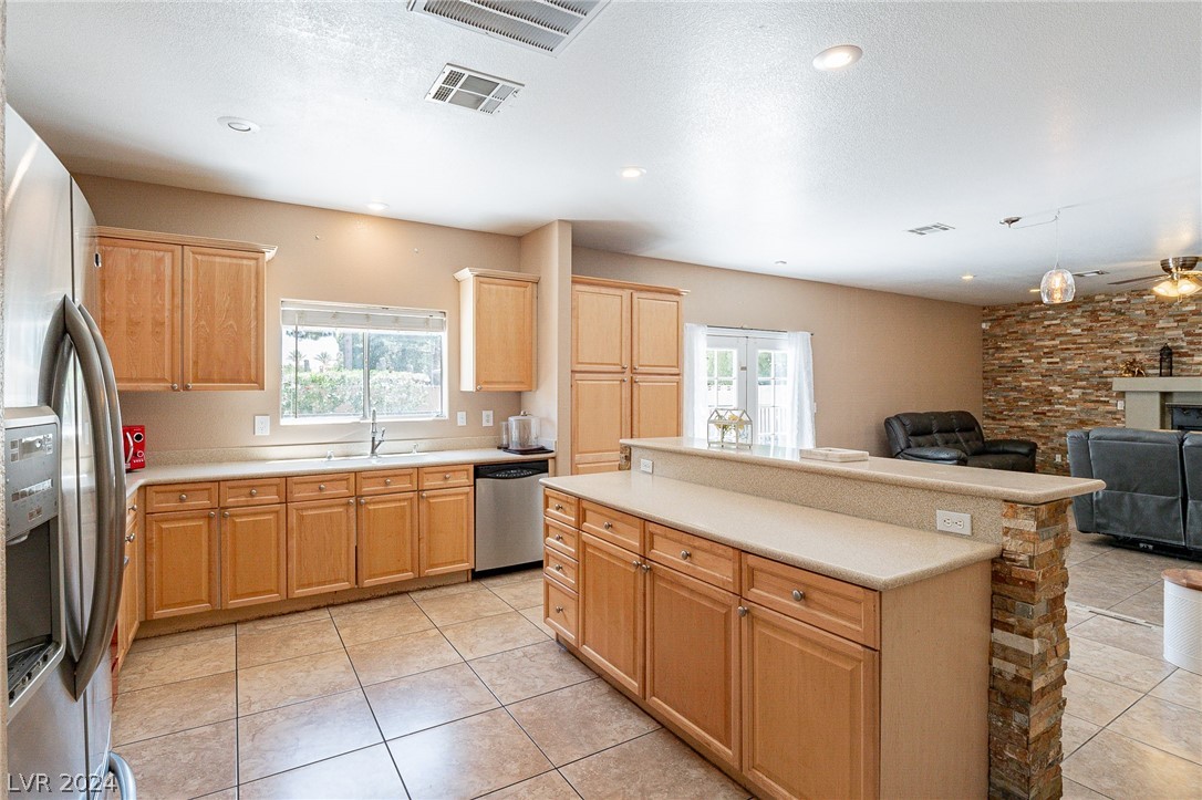 6513 West Tropical Parkway